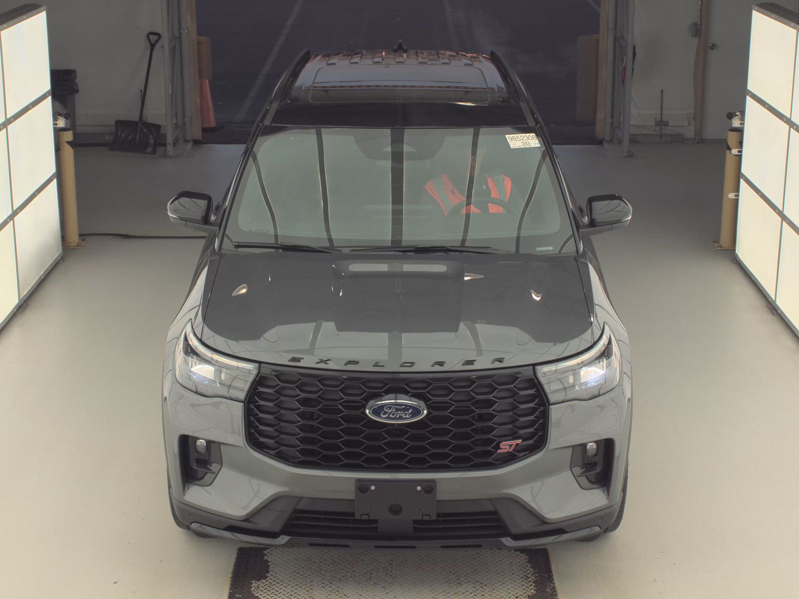 FORD EXPLORER - 3