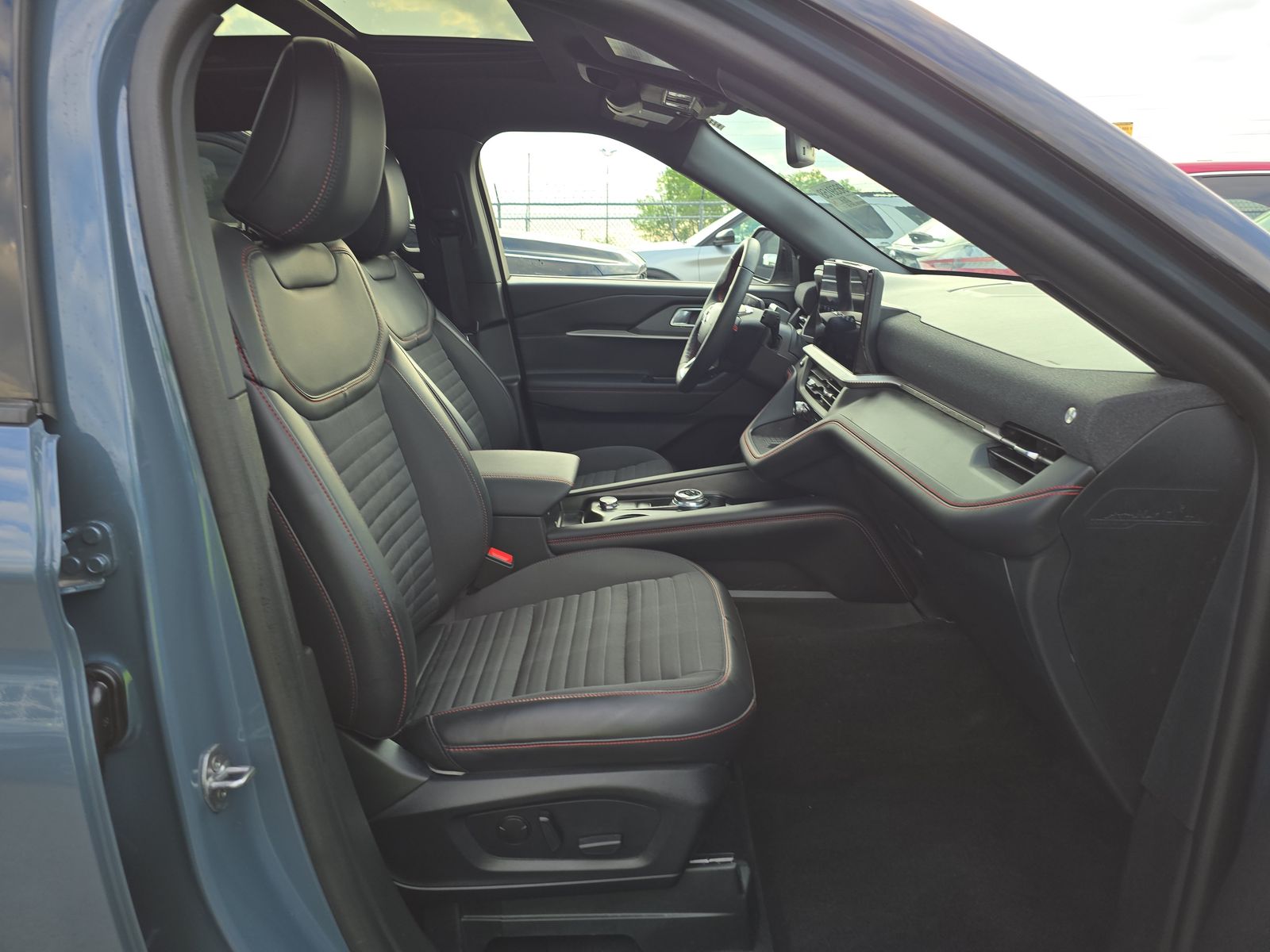 FORD EXPLORER - 9