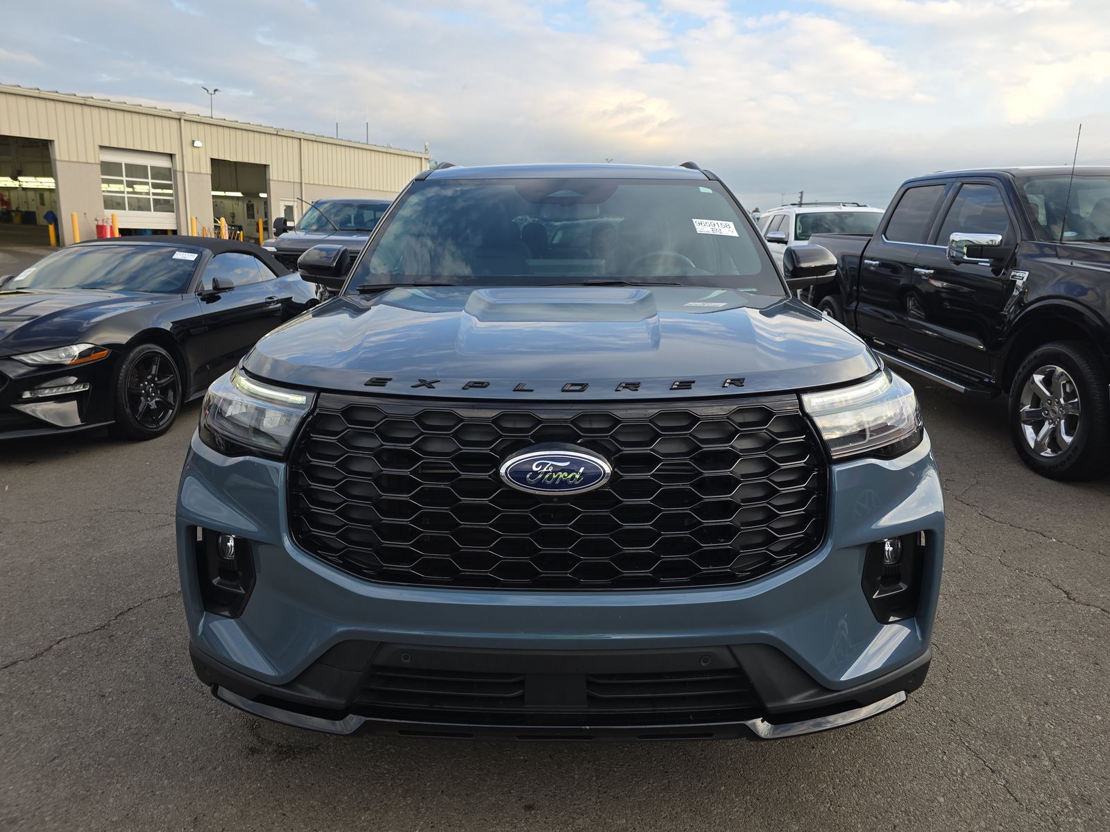FORD EXPLORER - 3
