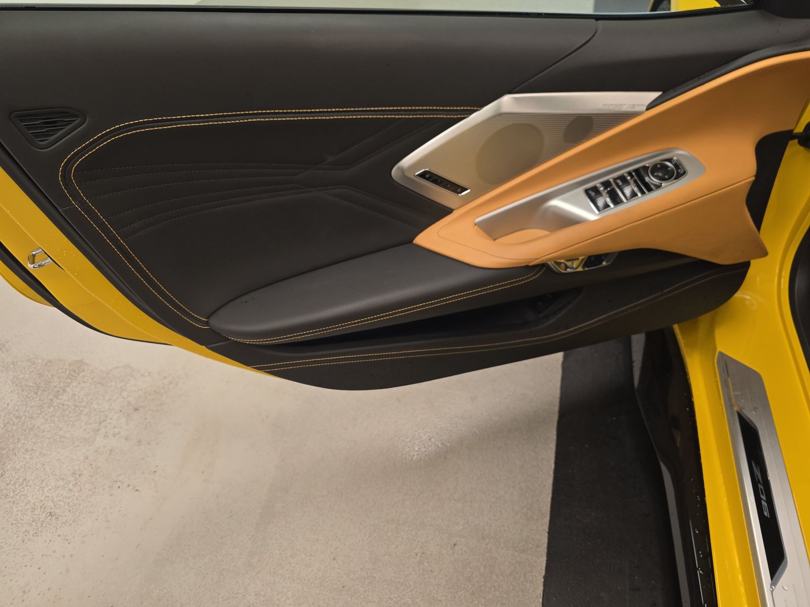 CHEVROLET CORVETTE - 10