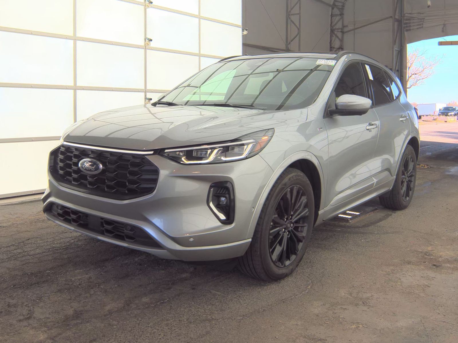 FORD ESCAPE - 1
