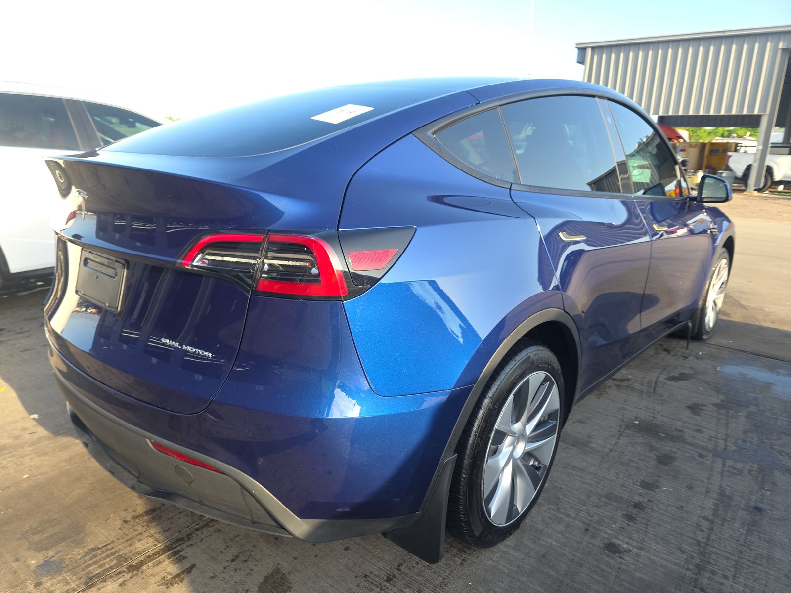 TESLA MODEL Y - 5