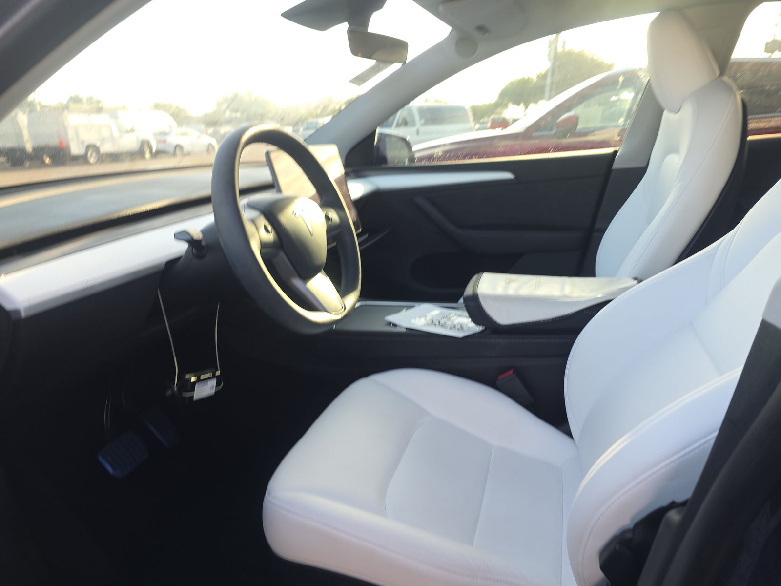 TESLA MODEL Y - 8