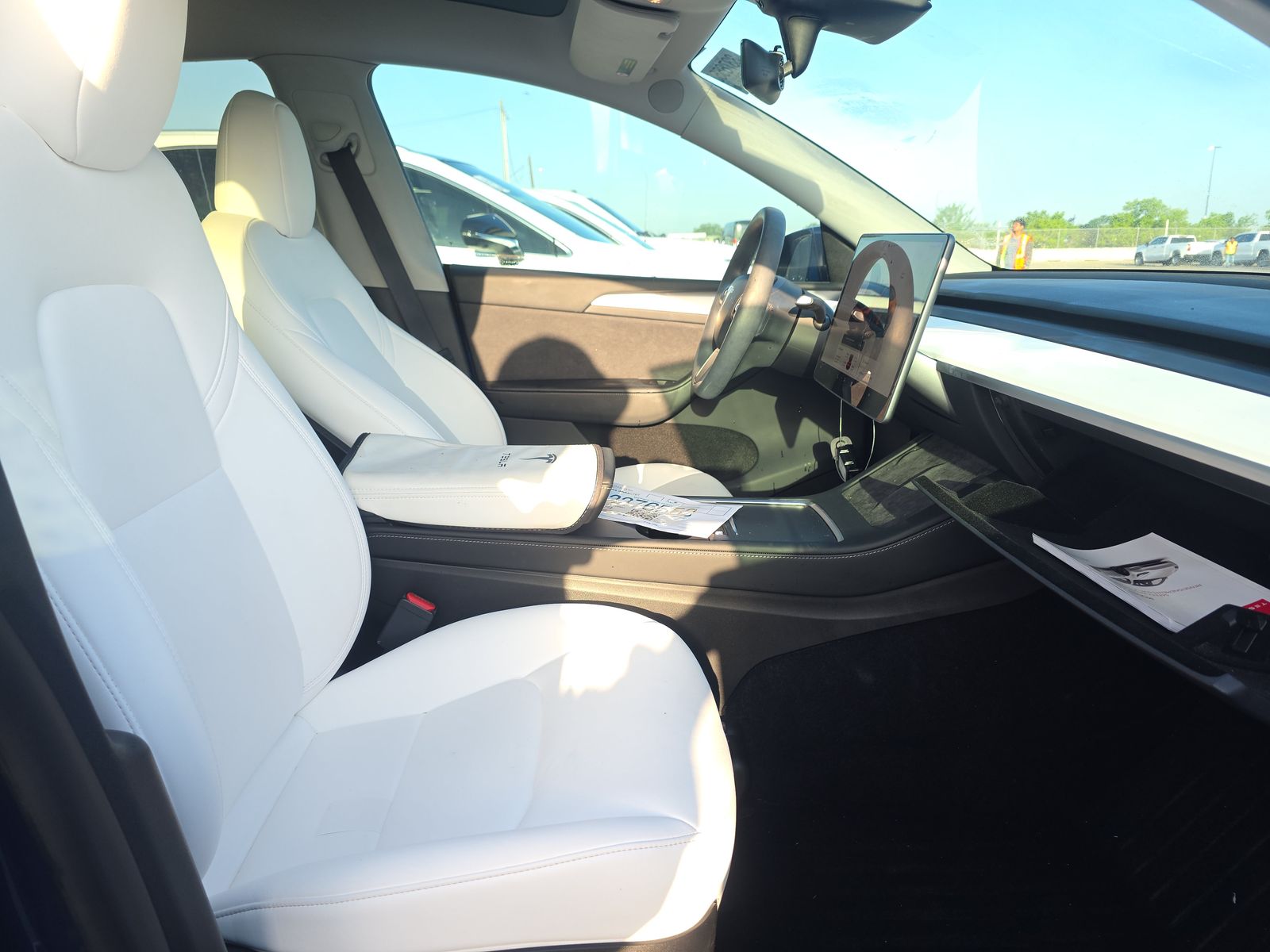 TESLA MODEL Y - 9