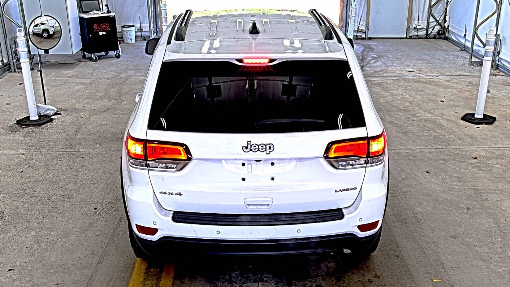 JEEP LAREDO E - 6