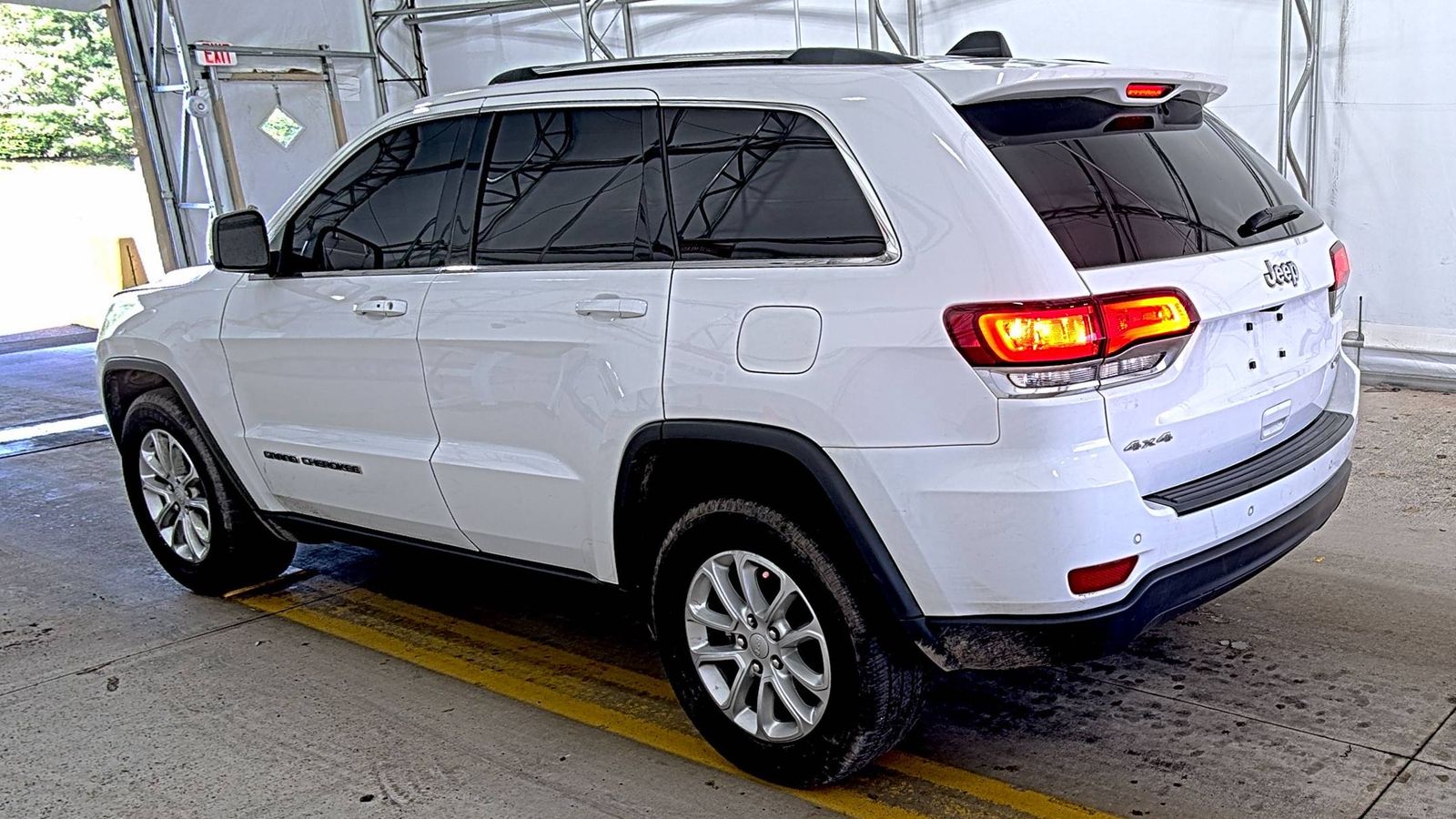 JEEP LAREDO E - 7