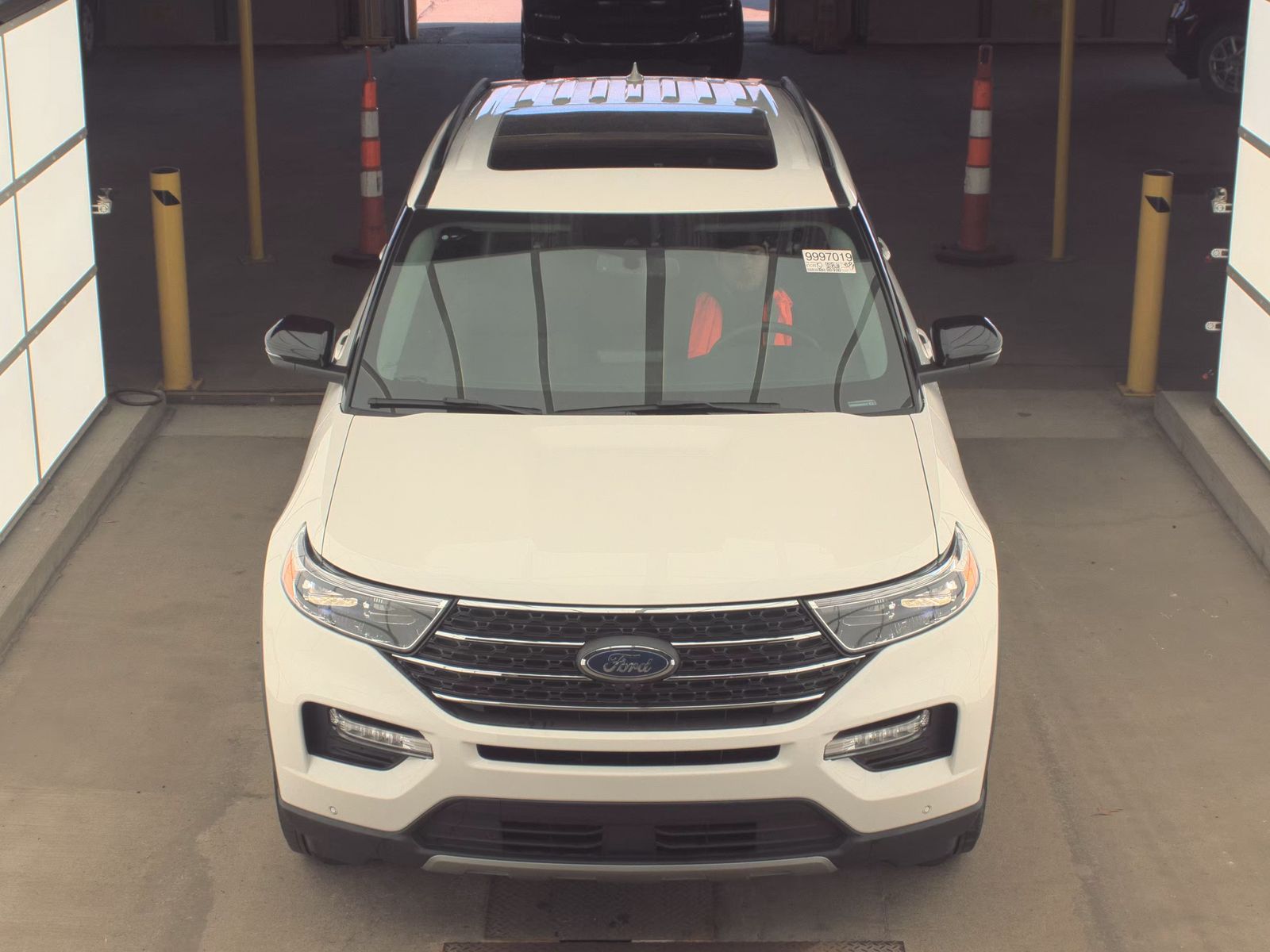 FORD EXPLORER - 3
