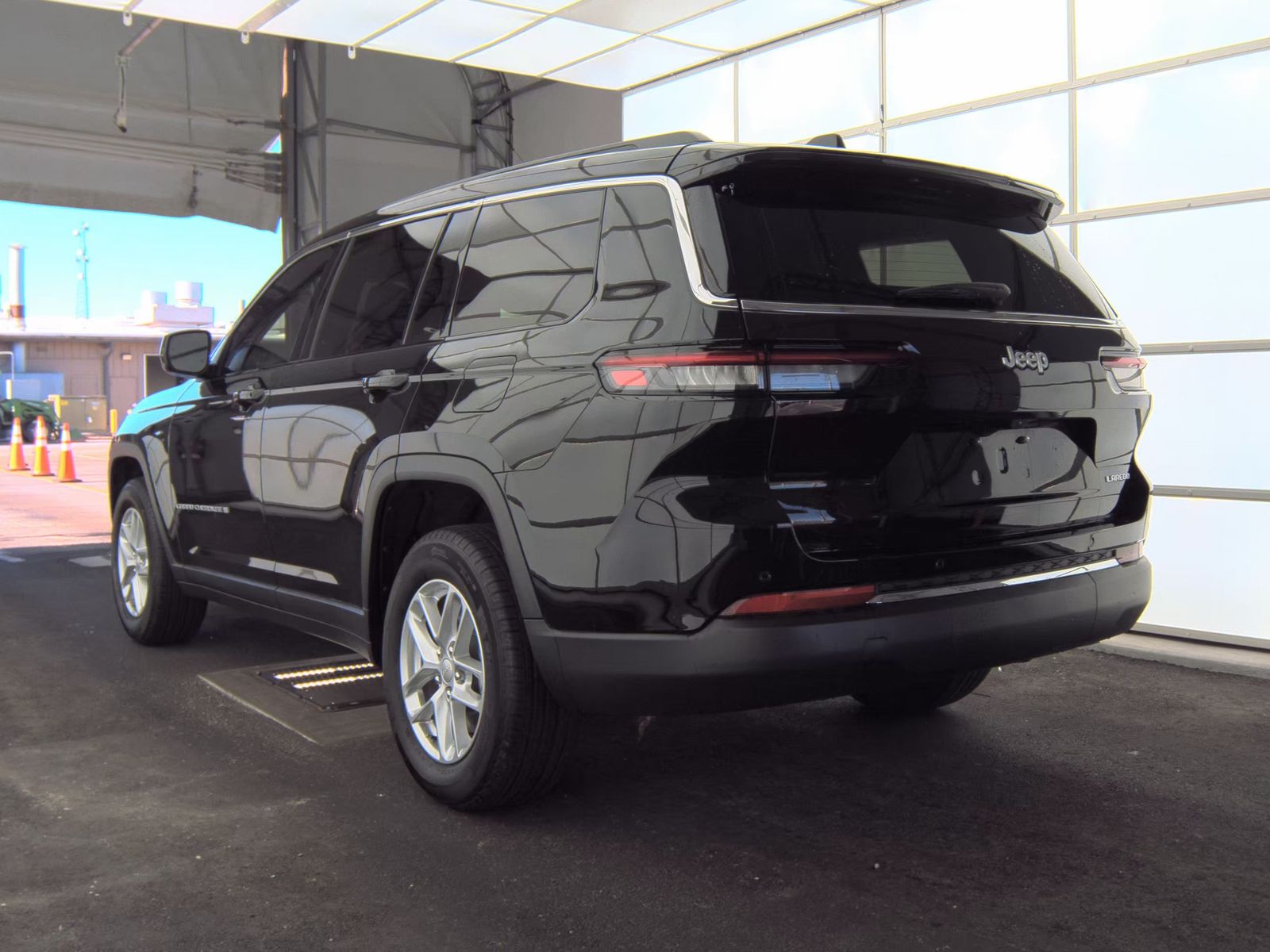 JEEP LAREDO X - 9