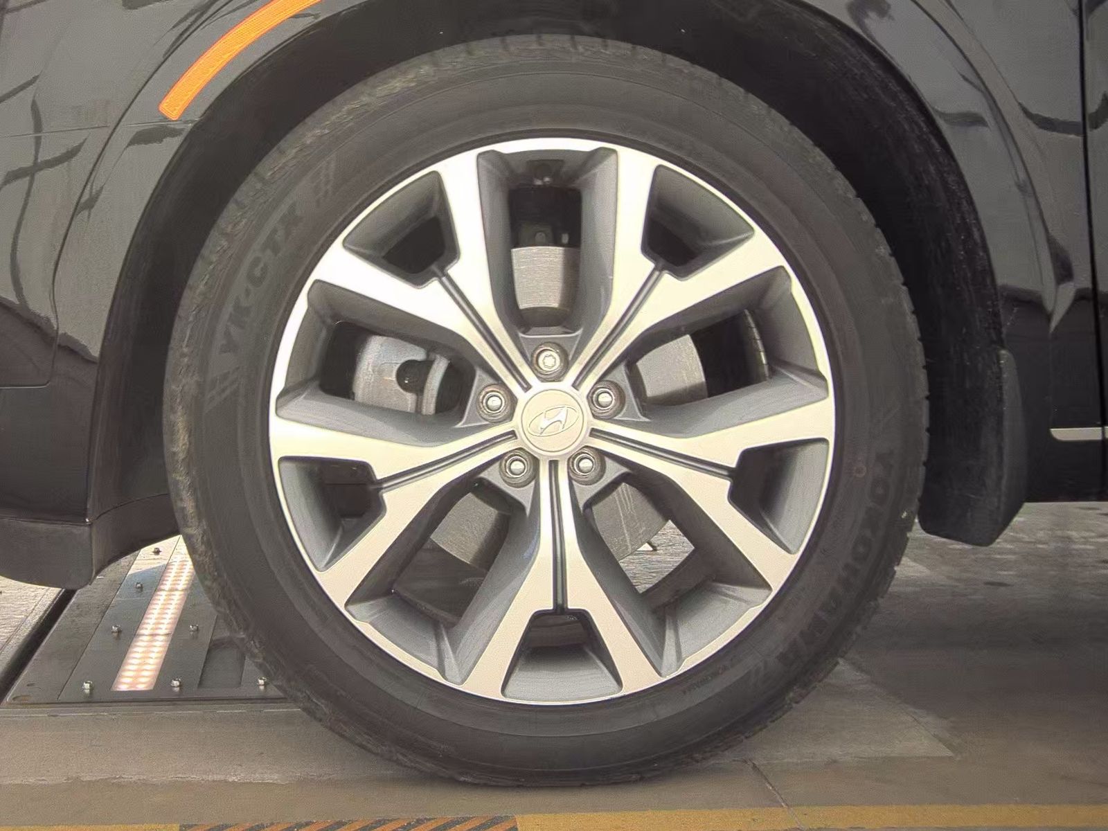 HYUNDAI LIMITED - 10