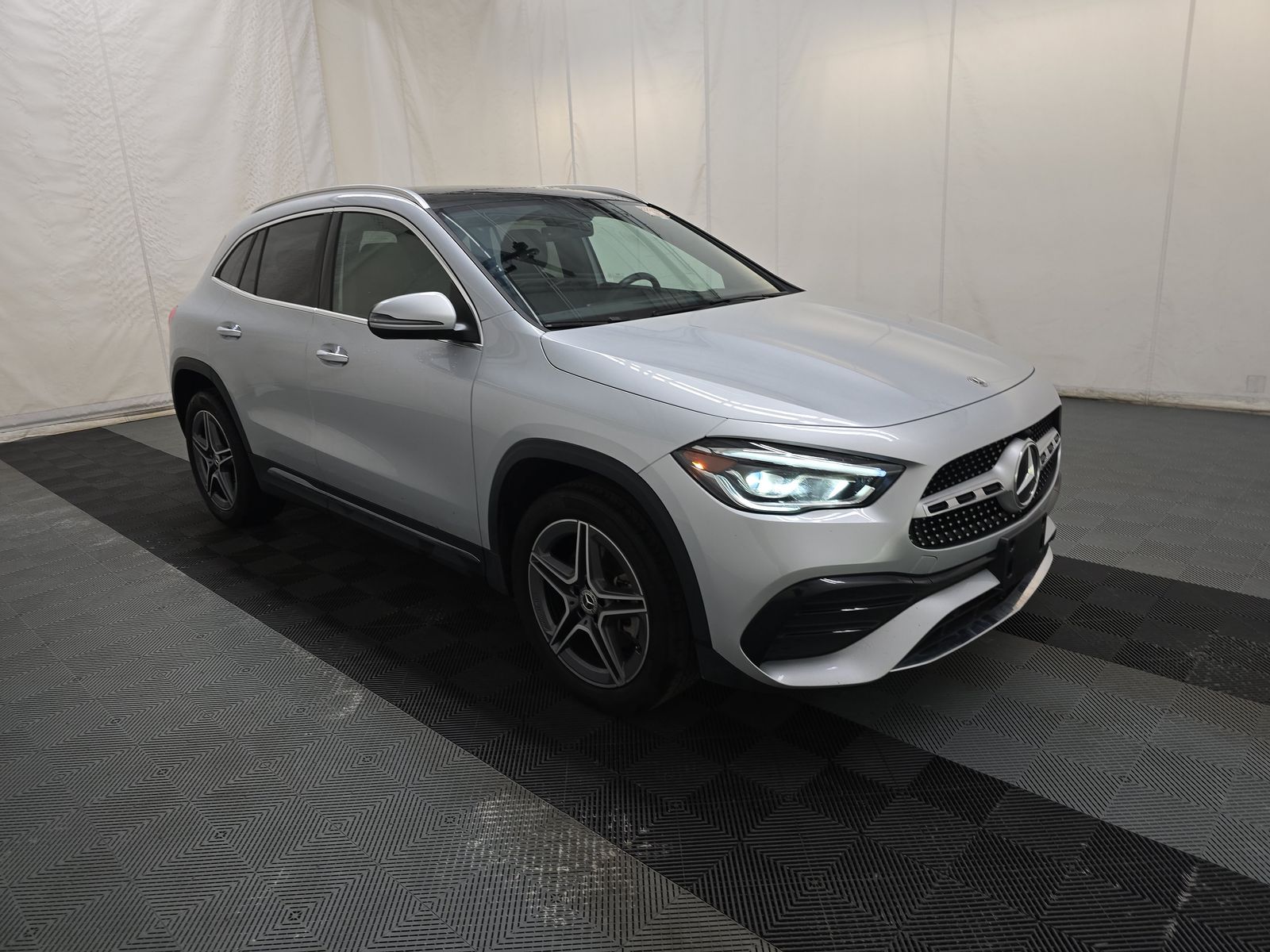 MERCEDES-BENZ GLA-CLASS - 4