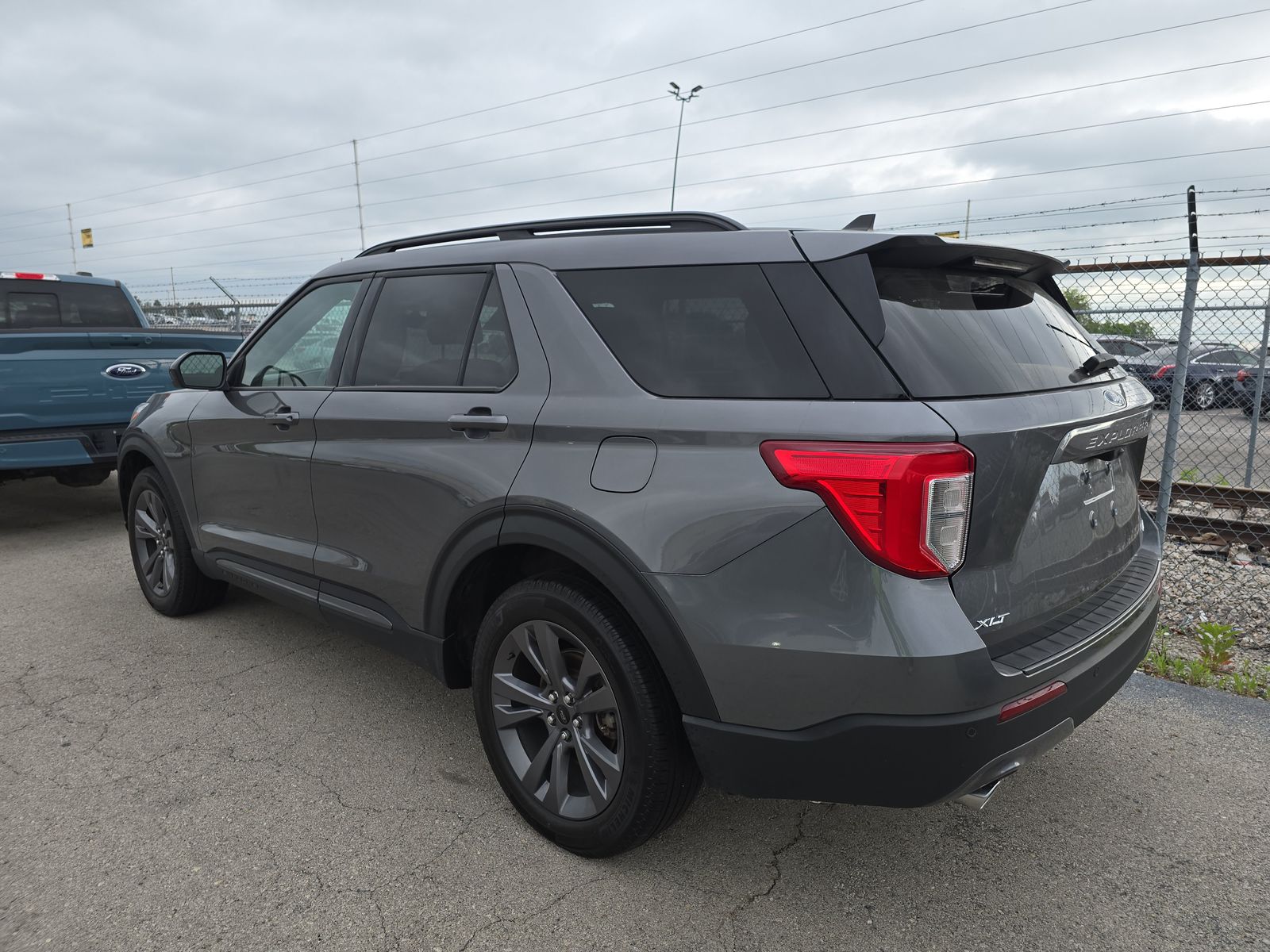 FORD EXPLORER - 7