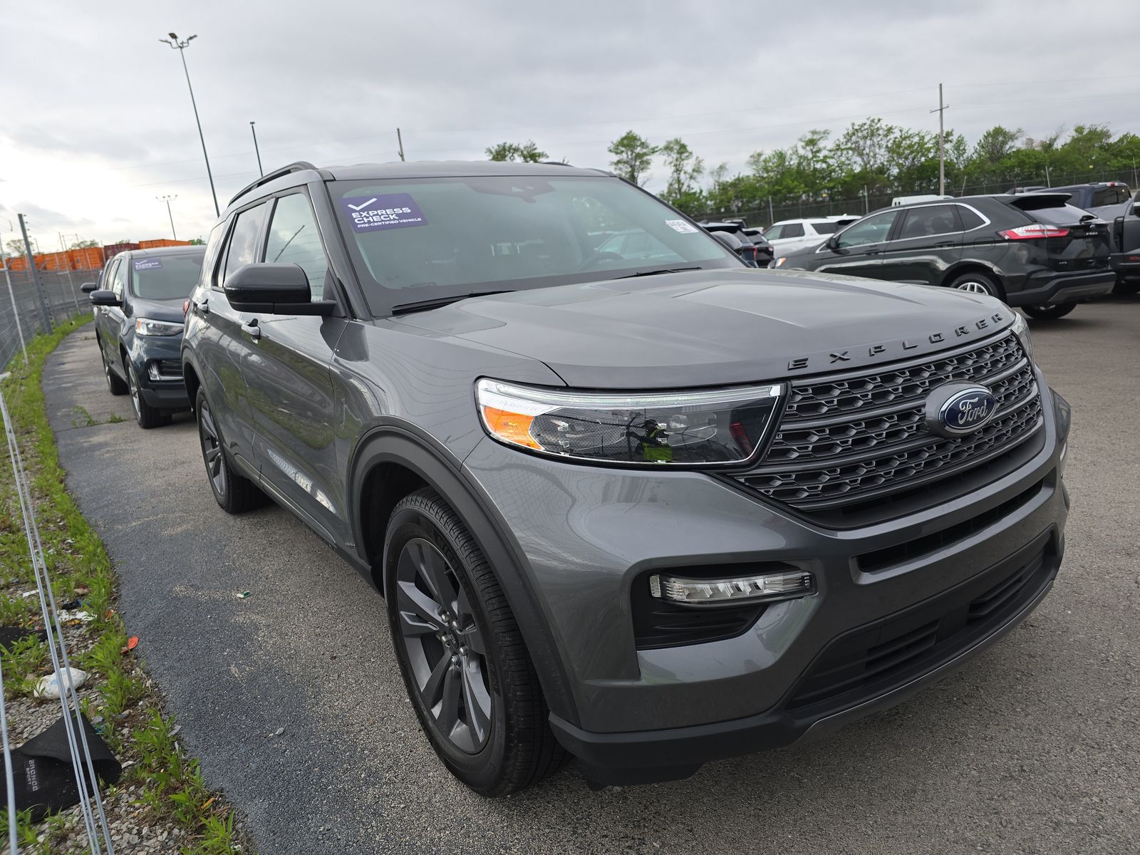 FORD EXPLORER - 4