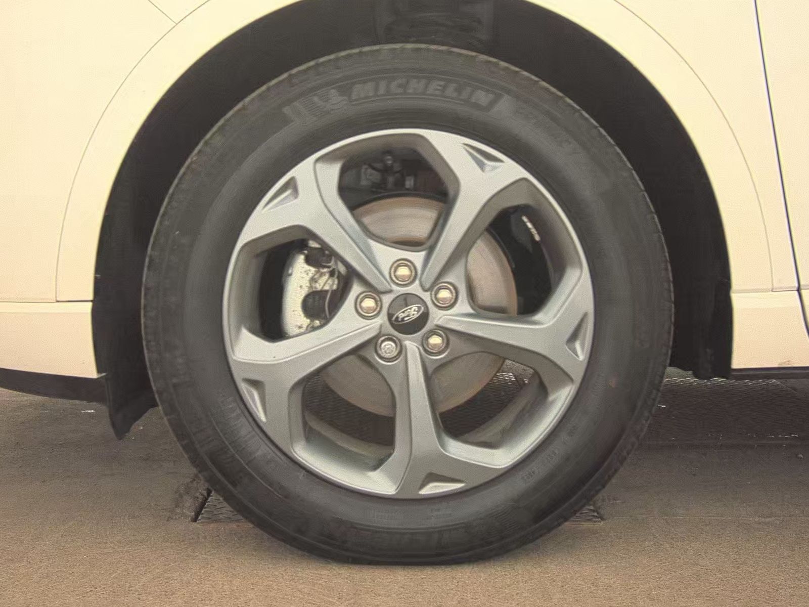 FORD ESCAPE - 10