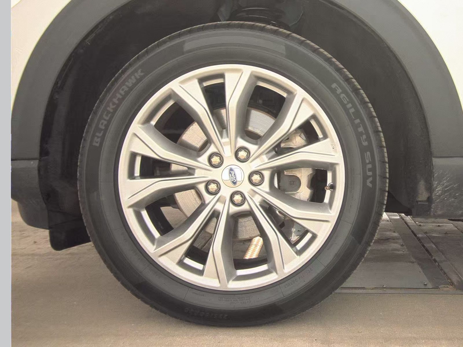 FORD EXPLORER - 10