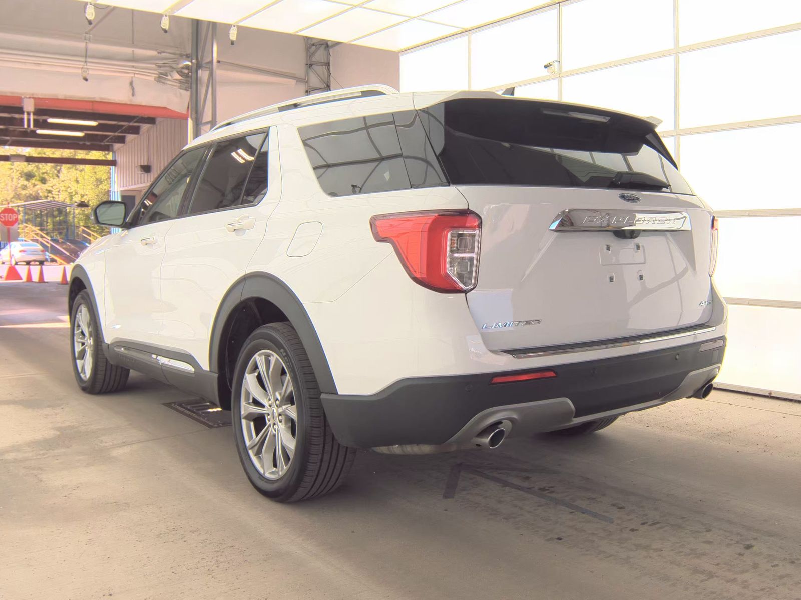 FORD EXPLORER - 9