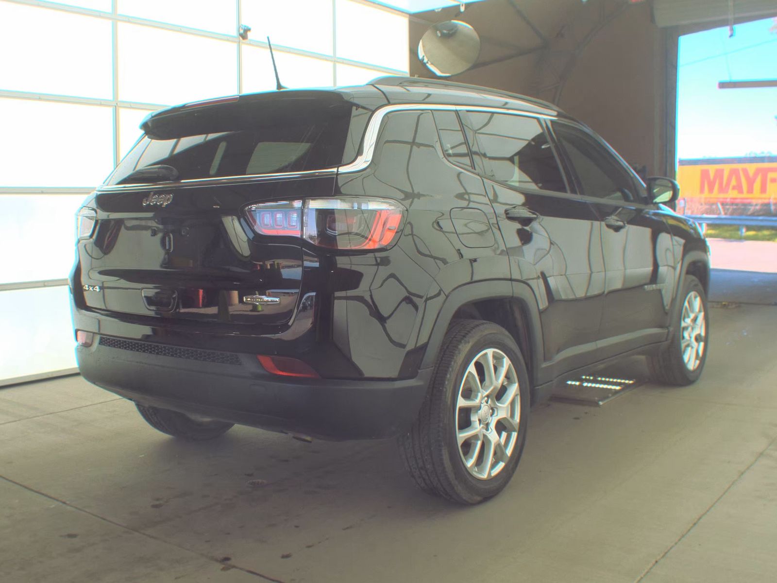2023 Jeep Compass Latitude Lux AWD