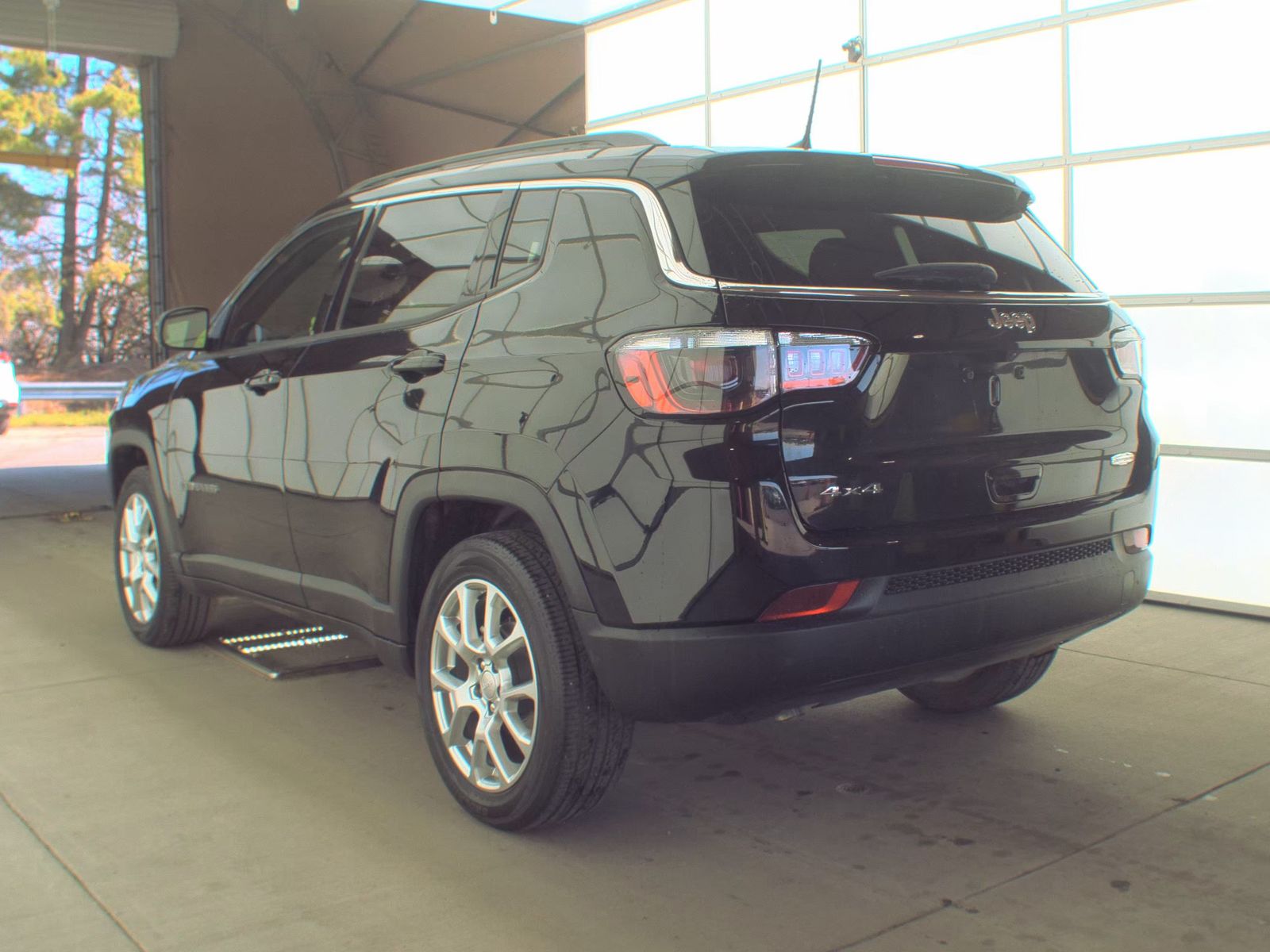 2023 Jeep Compass Latitude Lux AWD