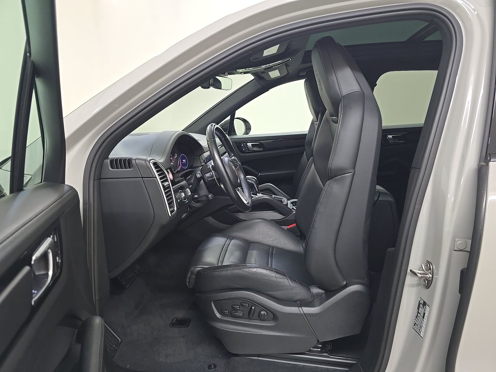 PORSCHE CAYENNE - 8