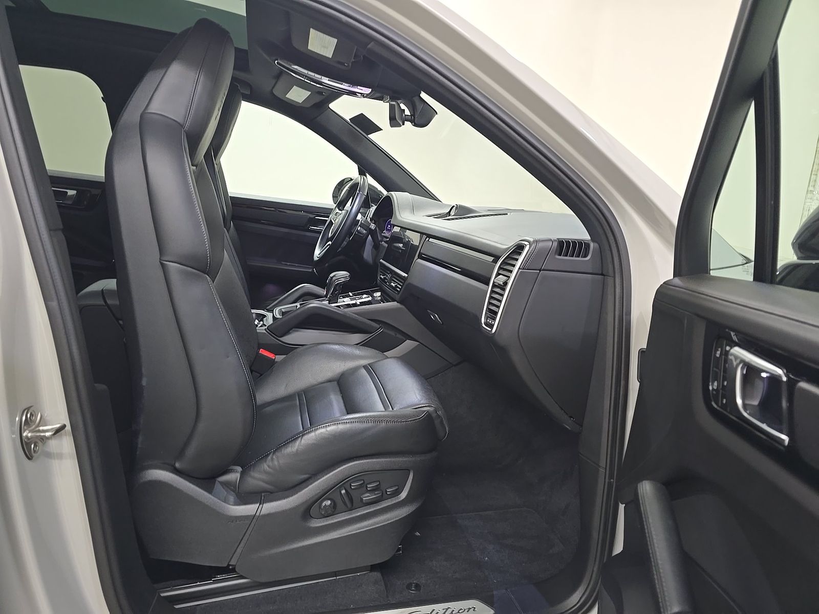PORSCHE CAYENNE - 9