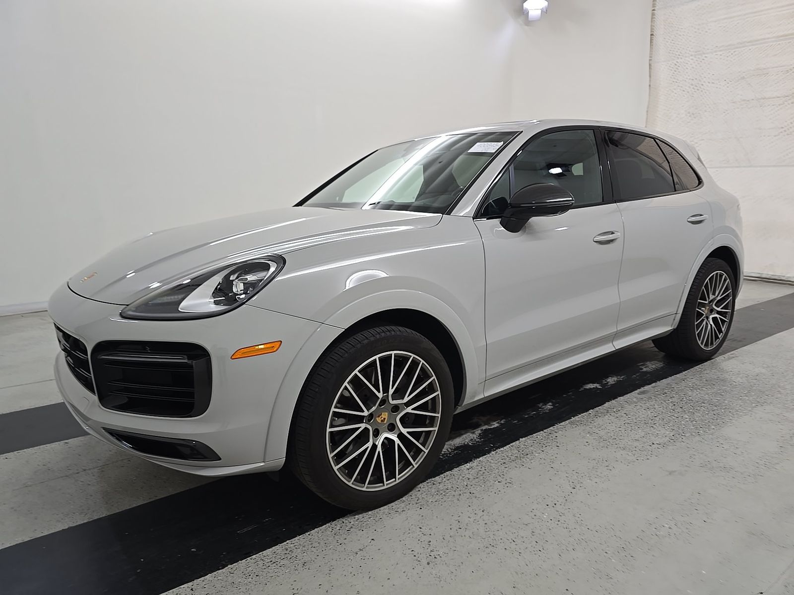 PORSCHE CAYENNE - 1