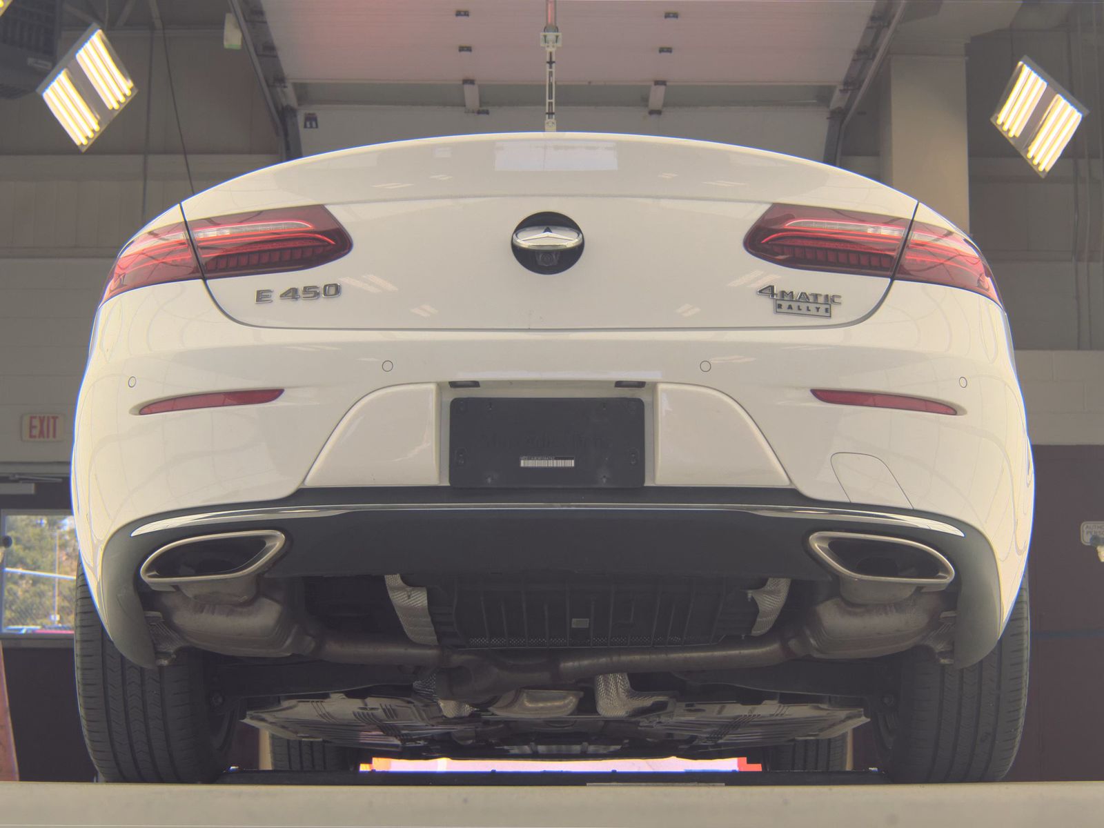 MERCEDES-BENZ E-CLASS - 8