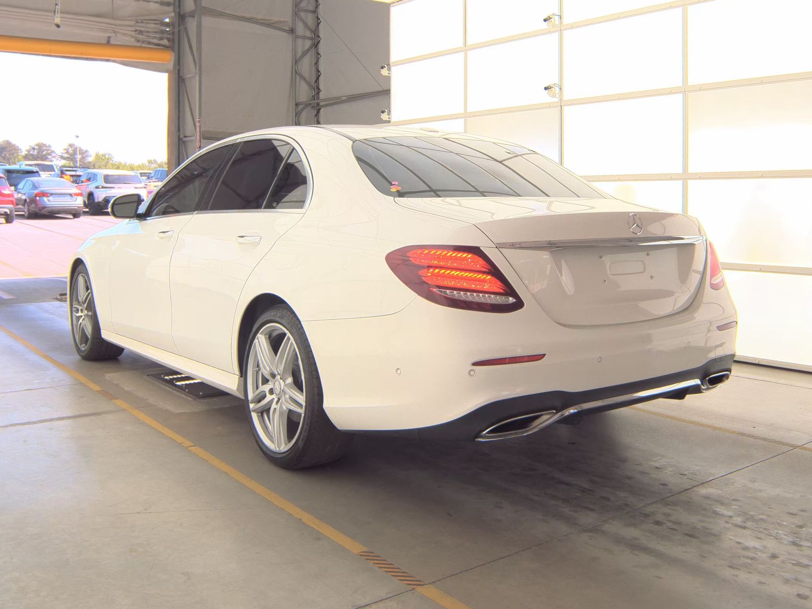 MERCEDES-BENZ E-CLASS - 9