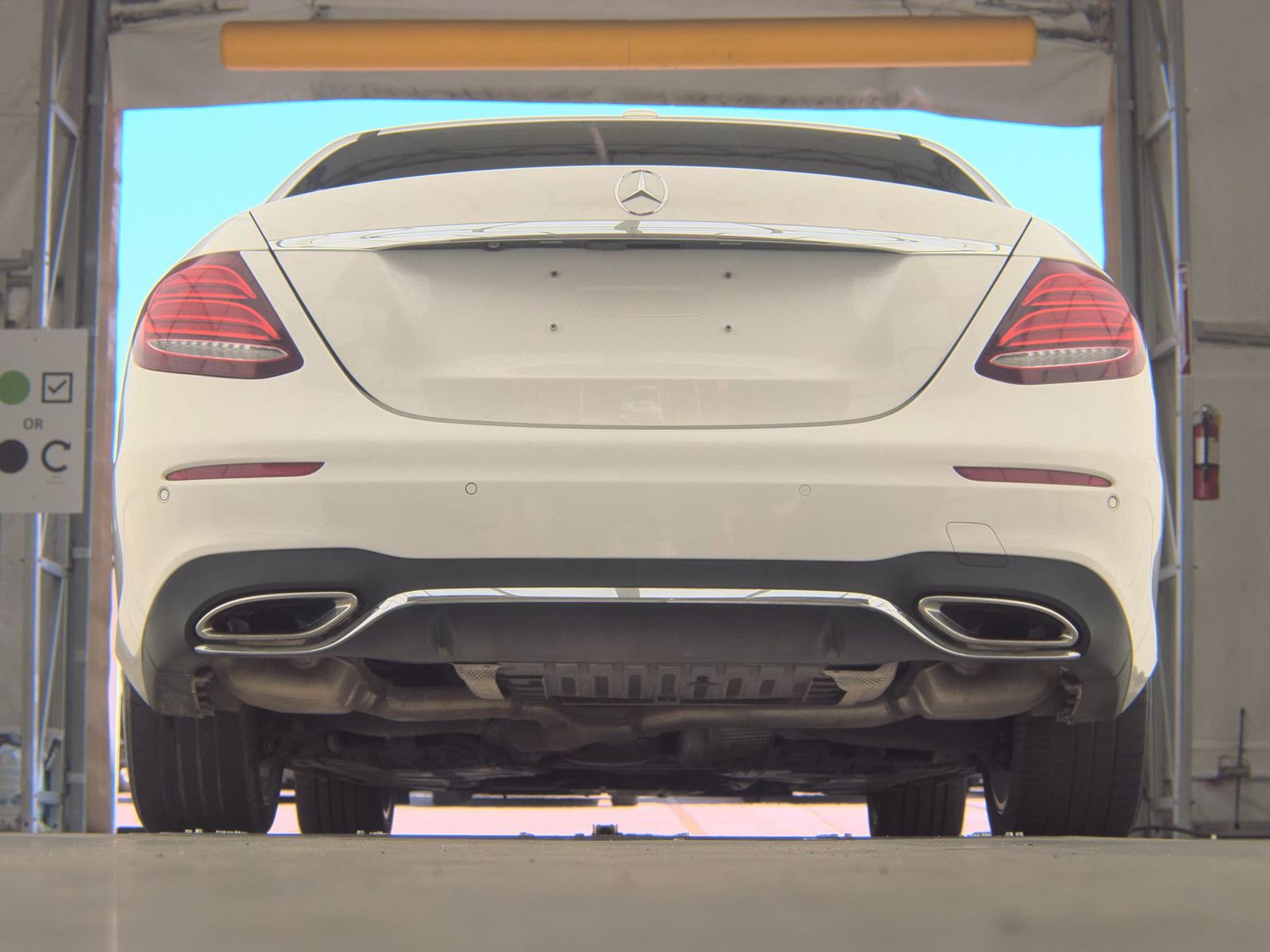 MERCEDES-BENZ E-CLASS - 8