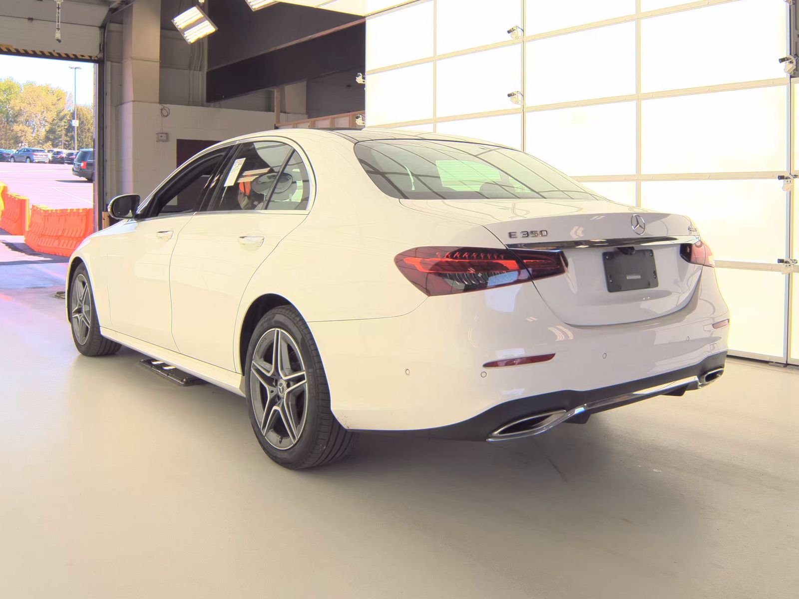 MERCEDES-BENZ E-CLASS - 9