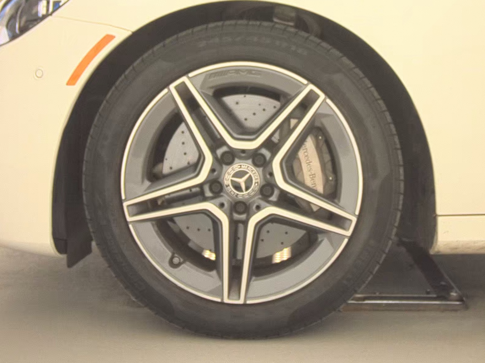 MERCEDES-BENZ E-CLASS - 10