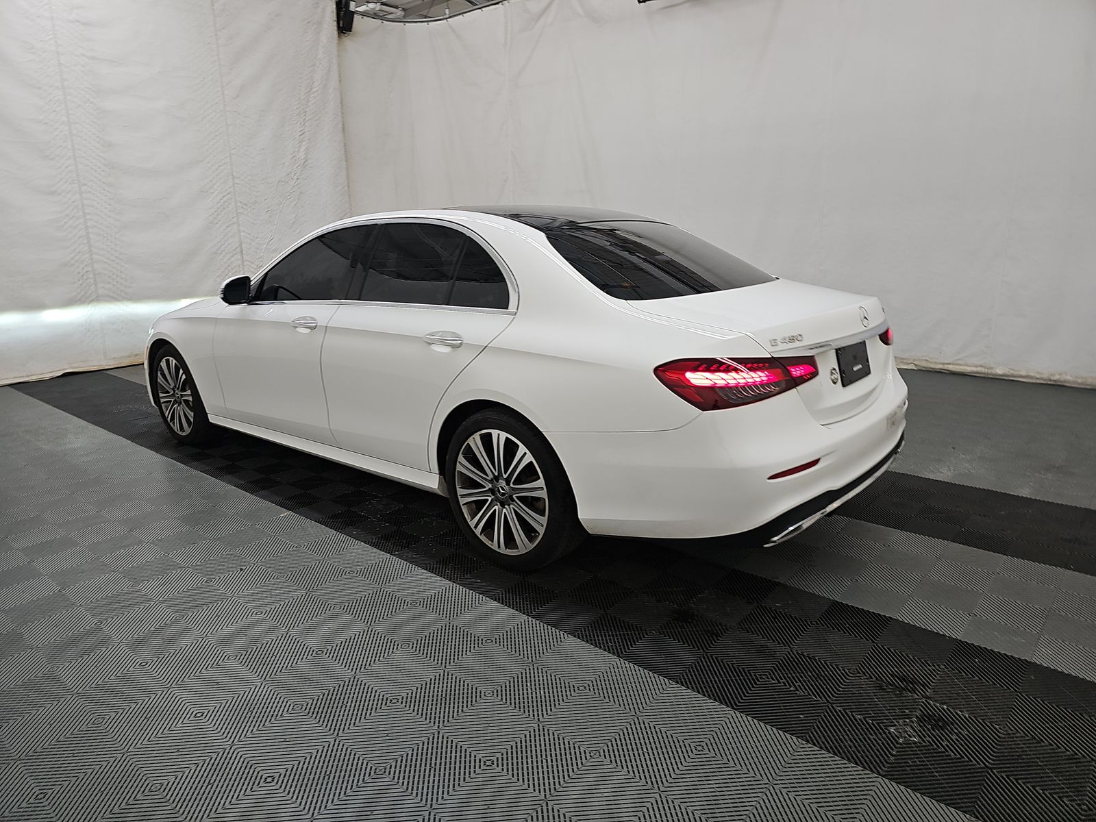 MERCEDES-BENZ E-CLASS - 7