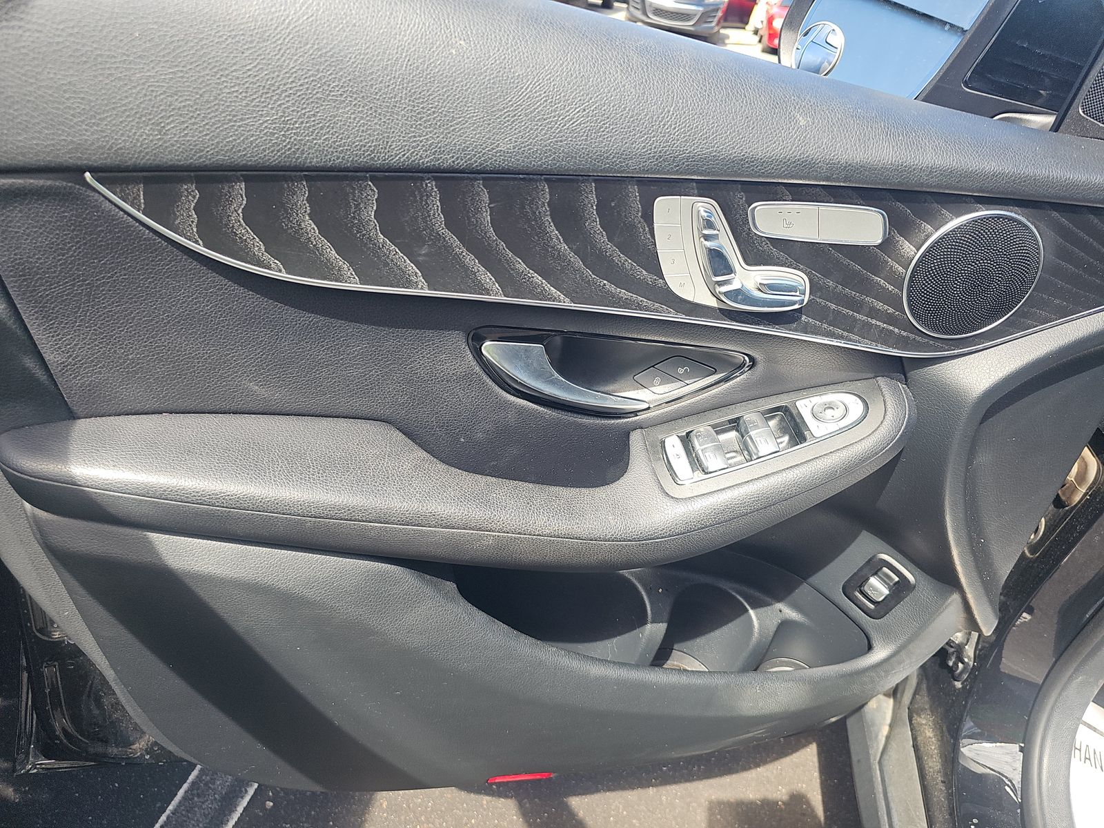 MERCEDES-BENZ GLC - 10