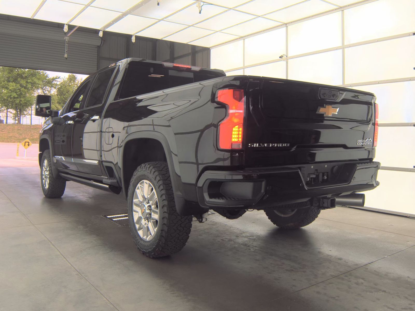 CHEVROLET HIGH COUNTRY - 3