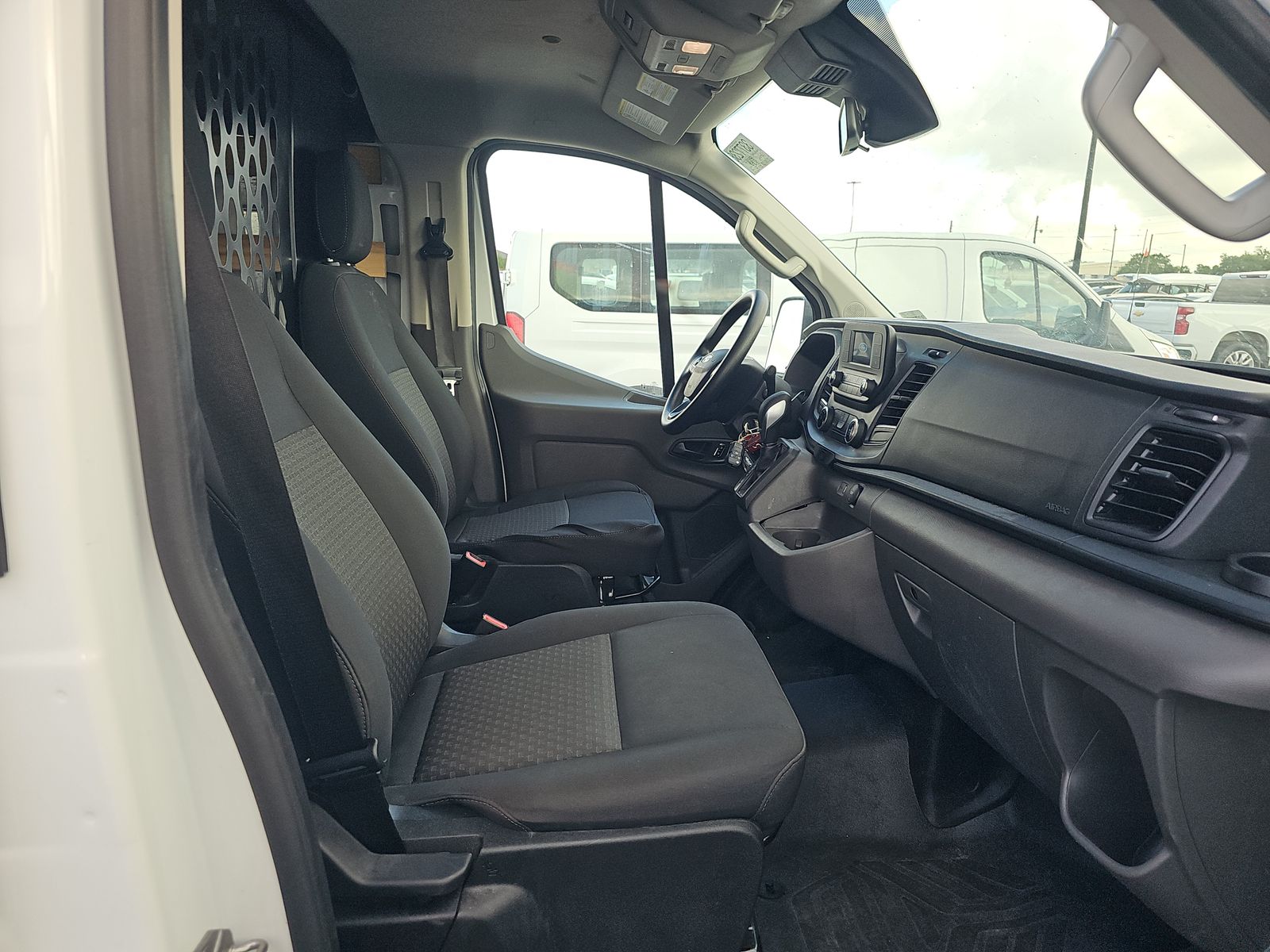 FORD TRANSIT 250 - 9