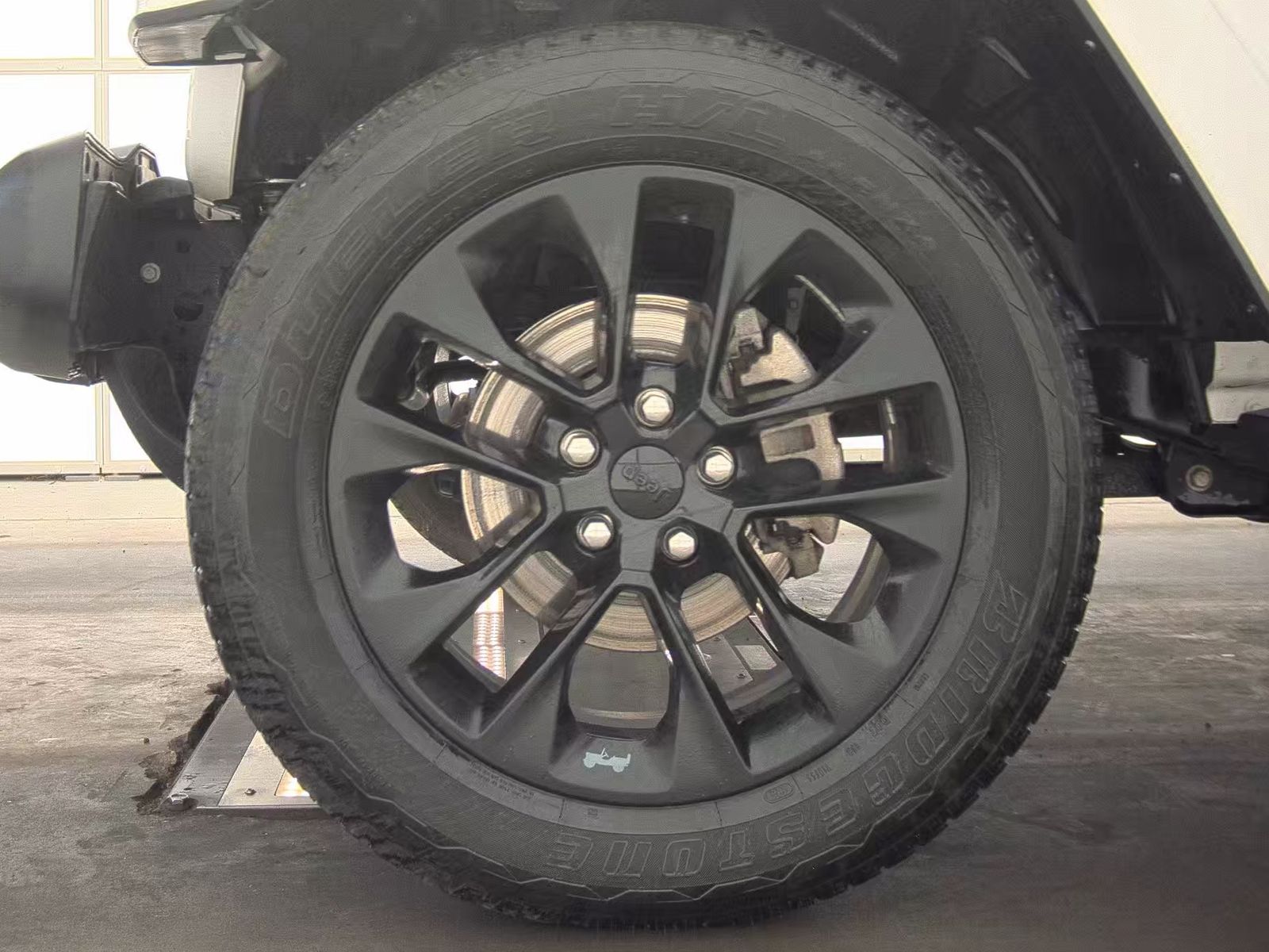 JEEP UNL SAHARA - 10