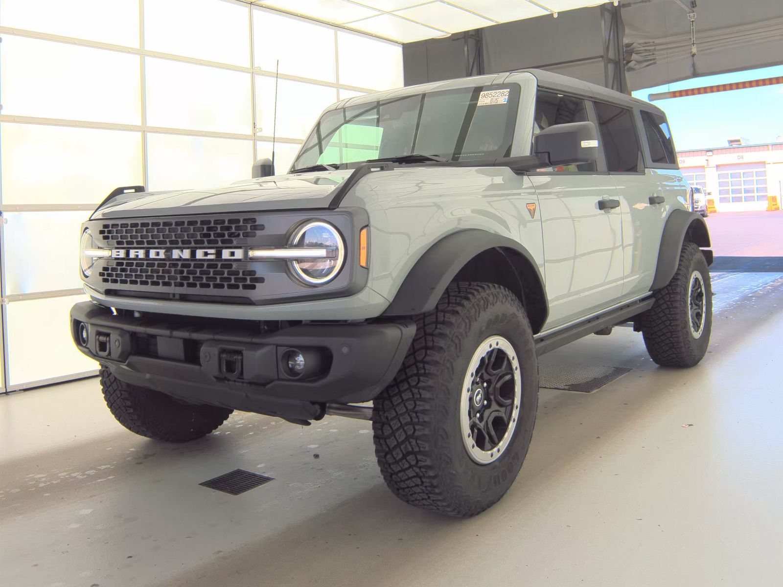 FORD BRONCO - 1