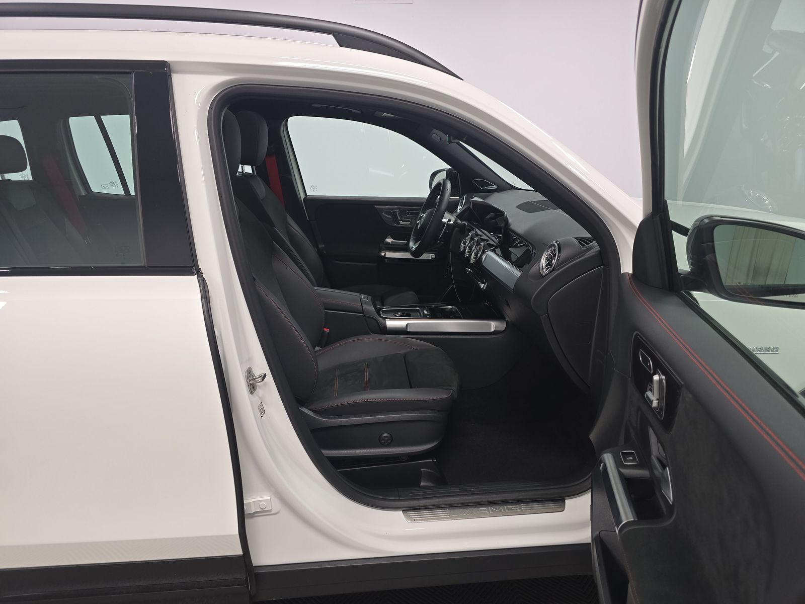 MERCEDES-BENZ GLB-CLASS AMG - 9
