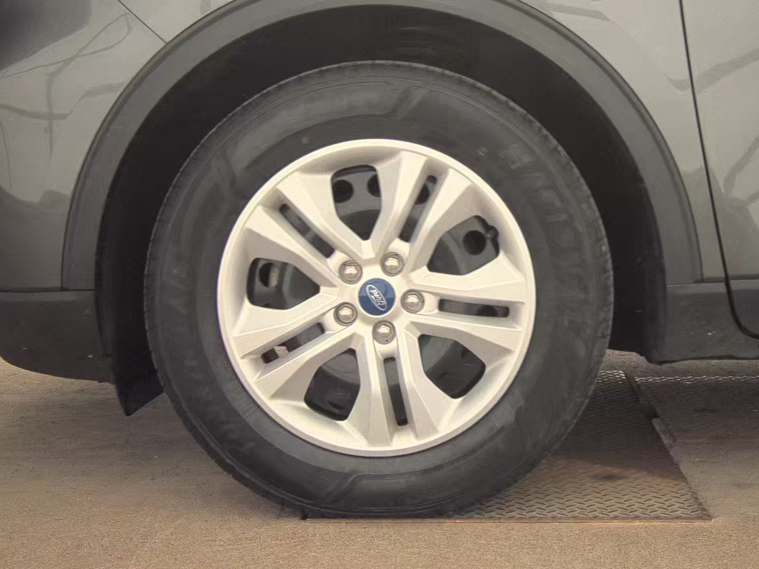 FORD ESCAPE - 10