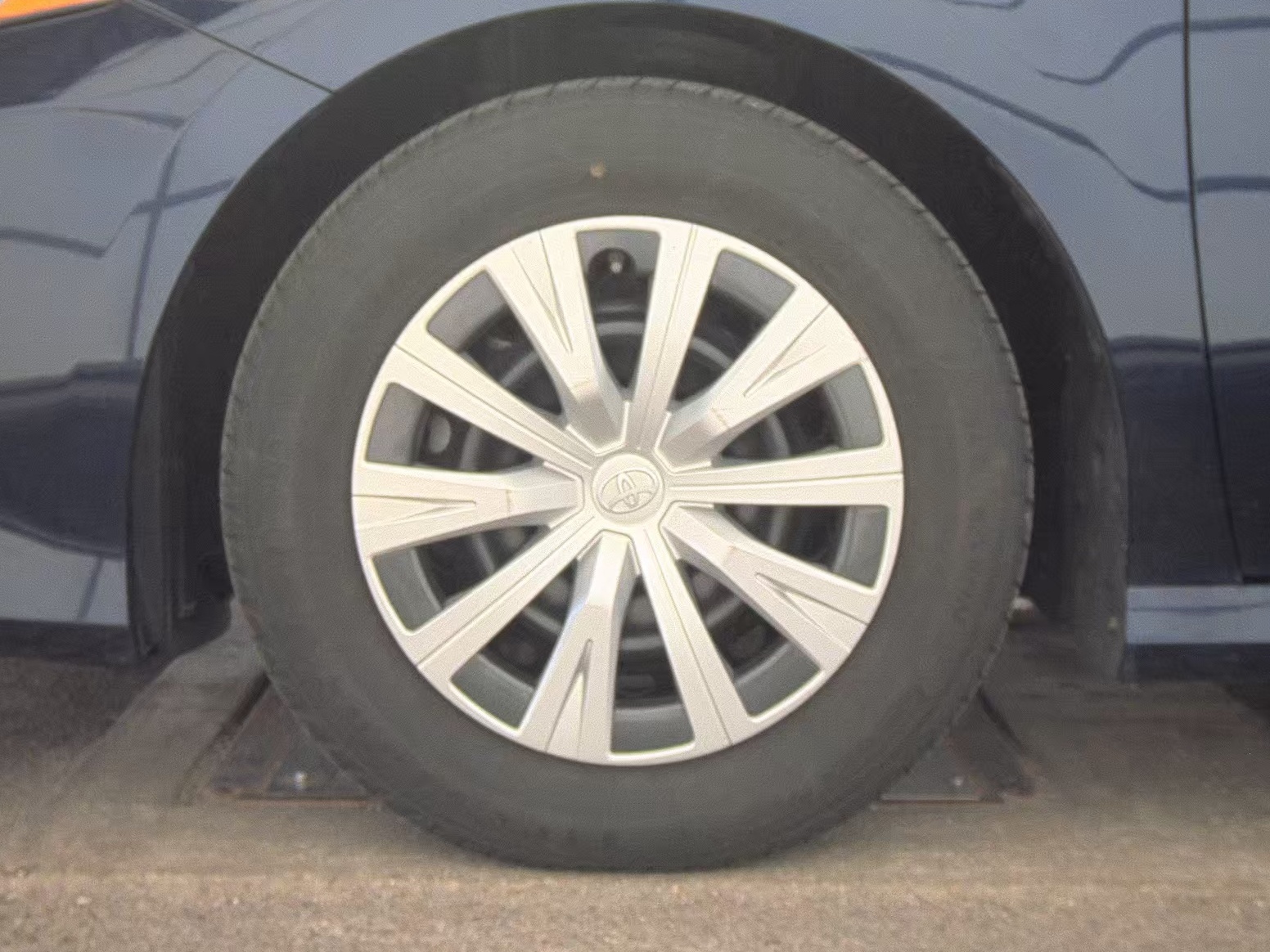 TOYOTA PRIUS - 10