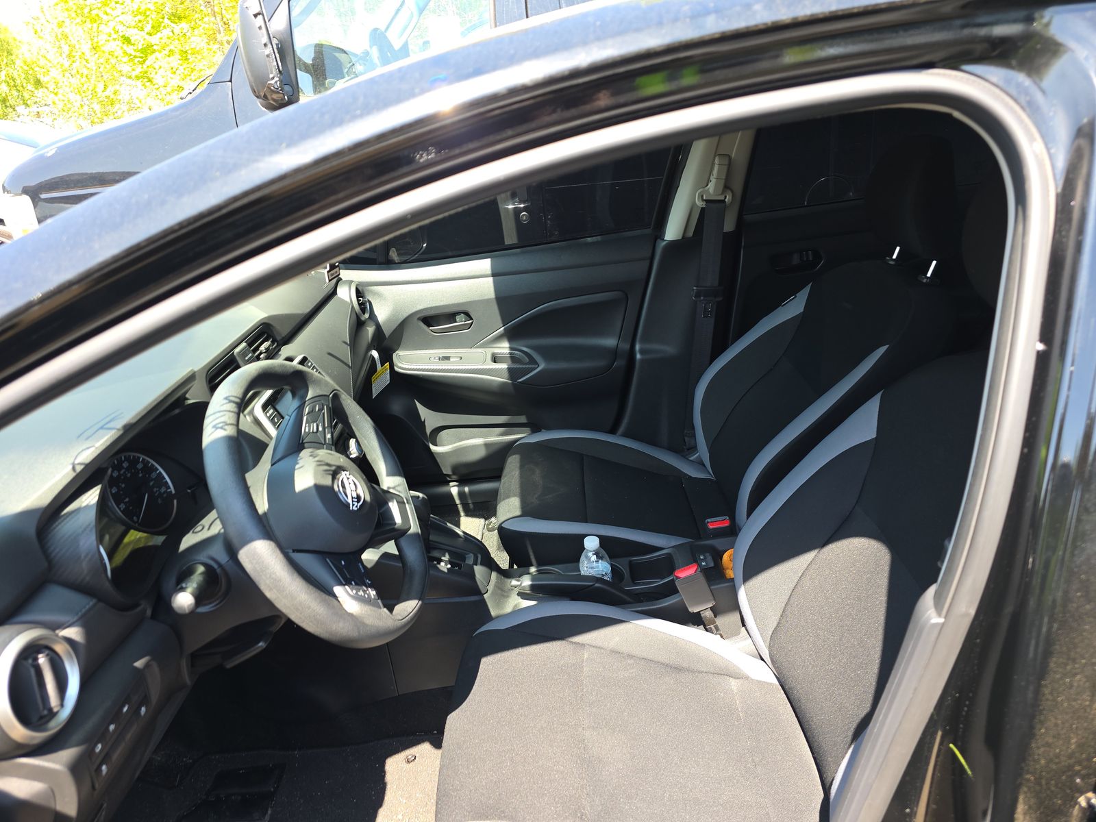 NISSAN VERSA - 8