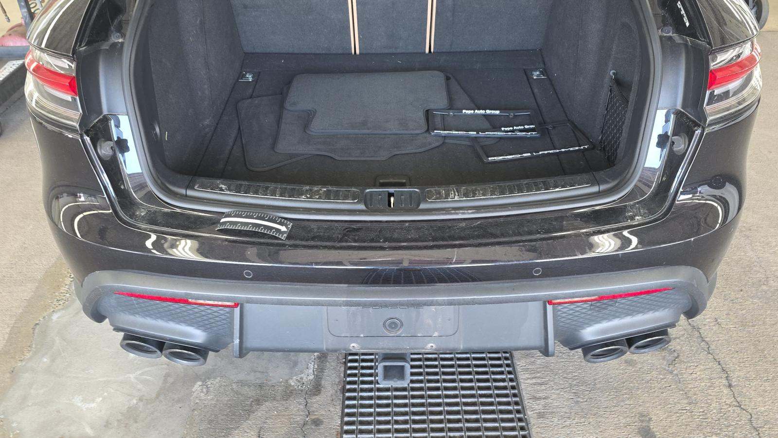 2023 Porsche Macan Base AWD