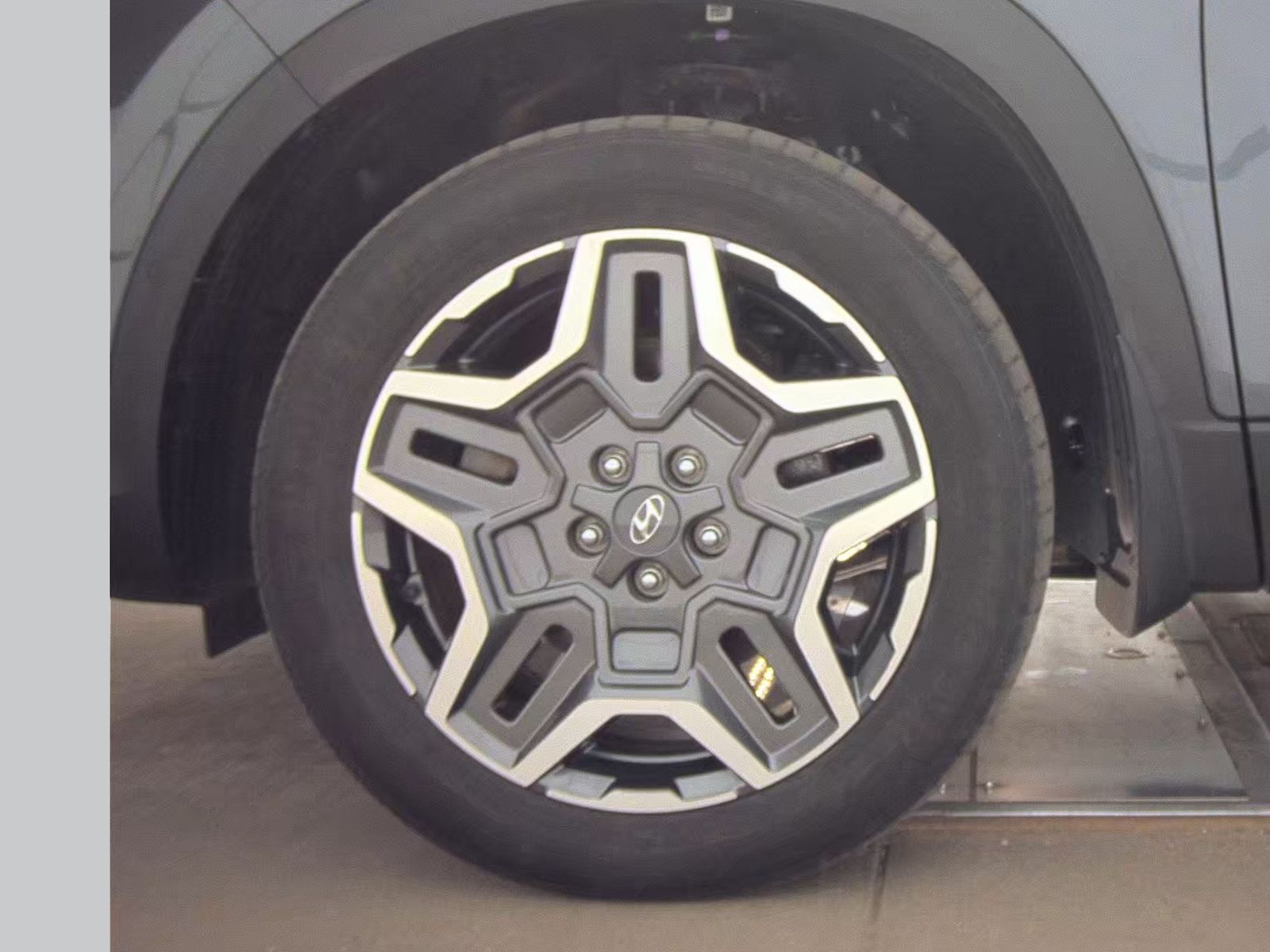 HYUNDAI LIMITED - 10