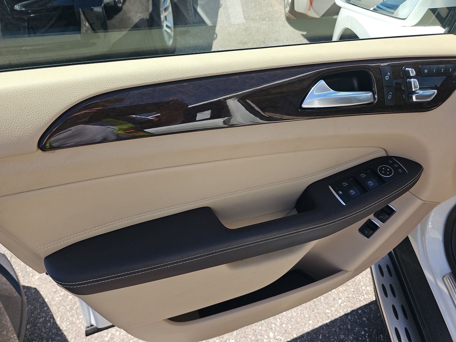 MERCEDES-BENZ GLS - 10