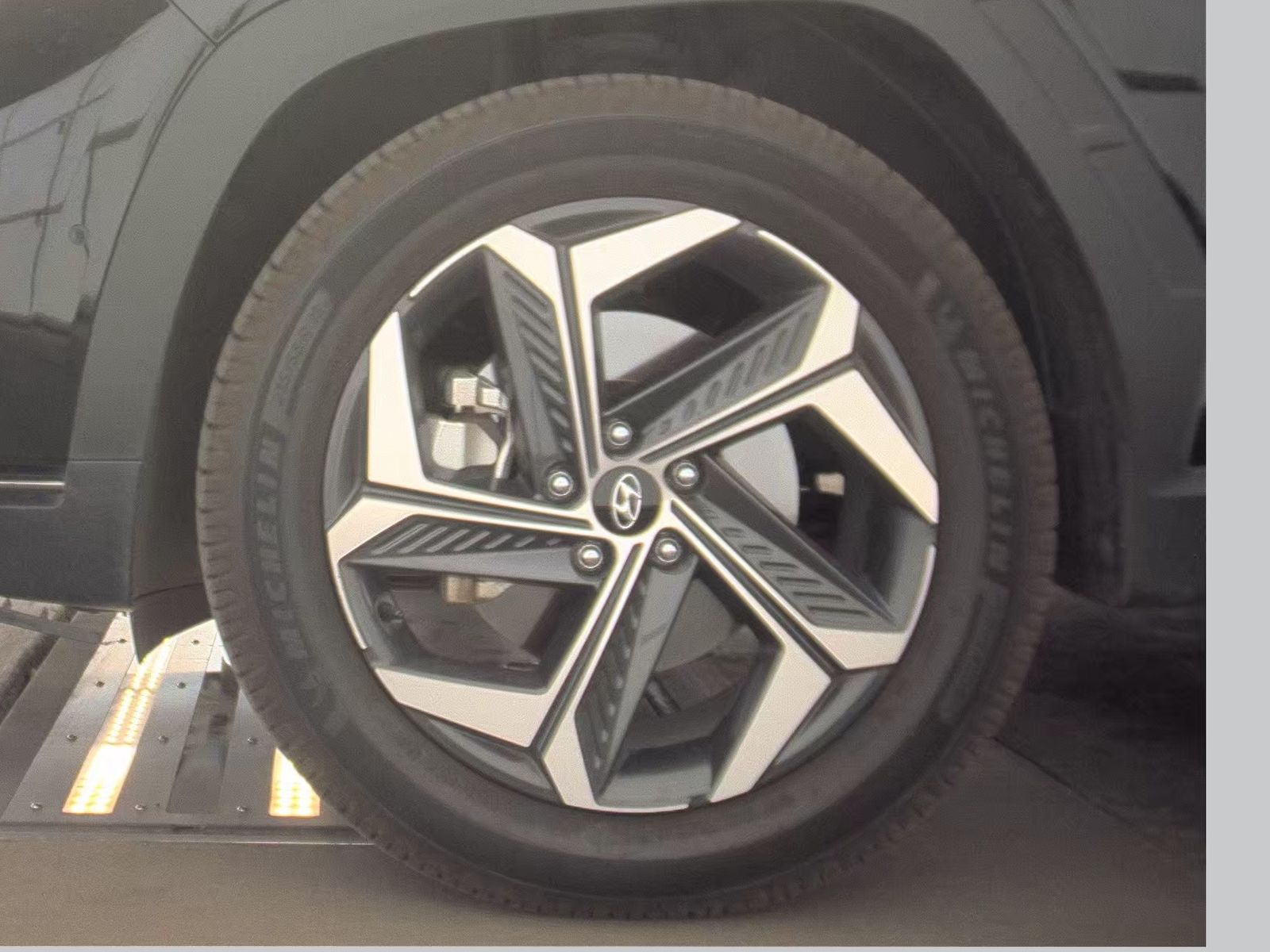 HYUNDAI LIMITED - 10