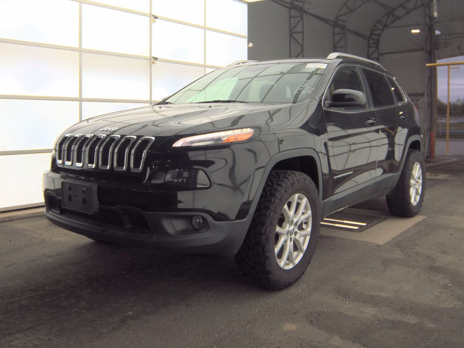 JEEP LATITUDE - 1