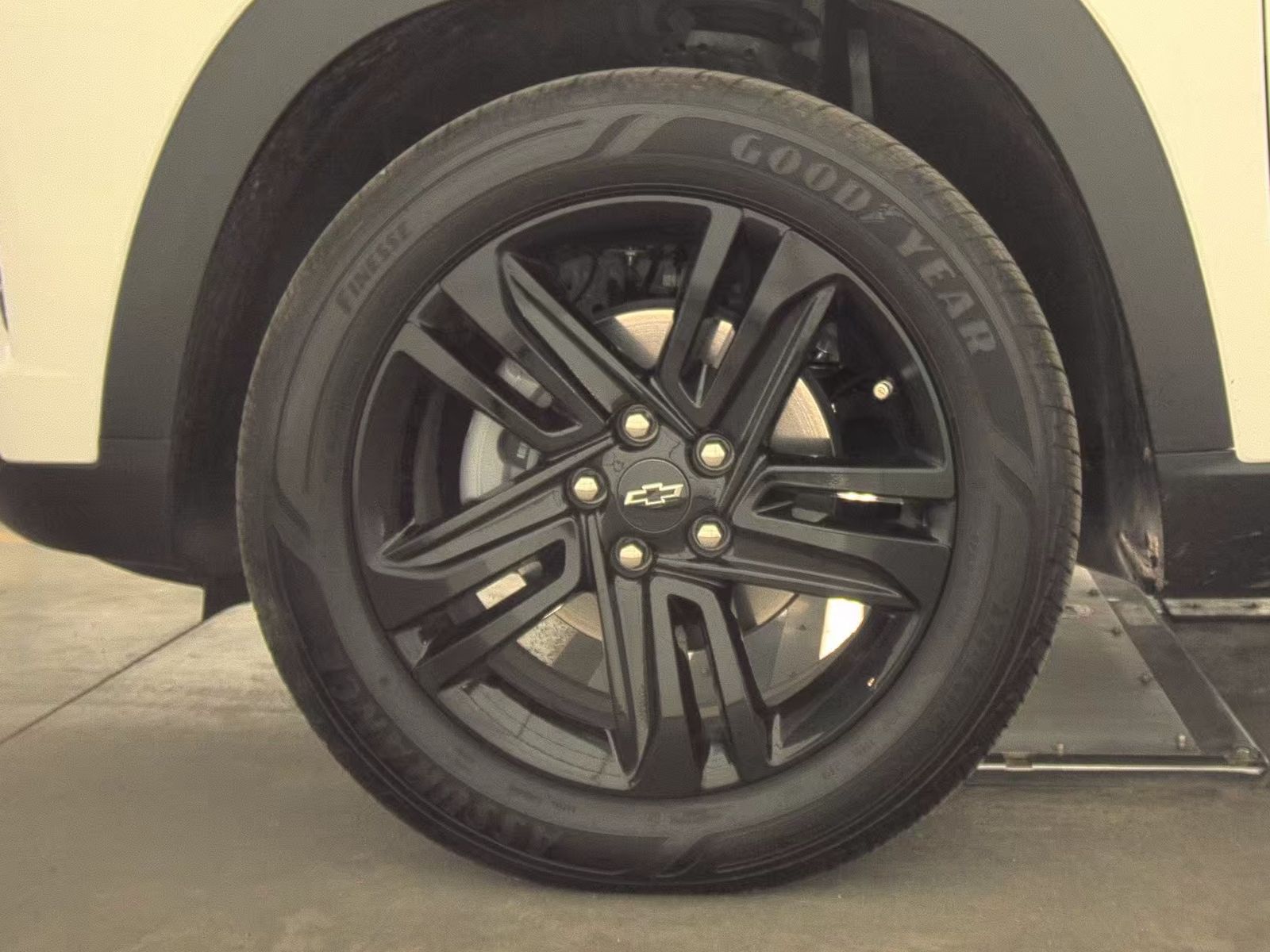 CHEVROLET ACTIV - 10