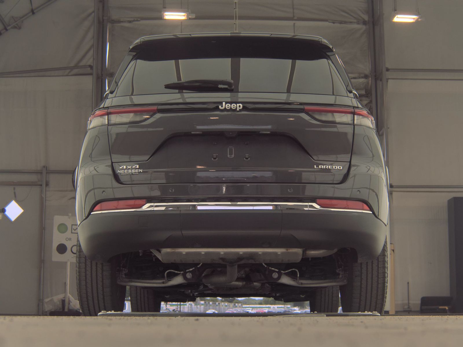 JEEP LAREDO - 8
