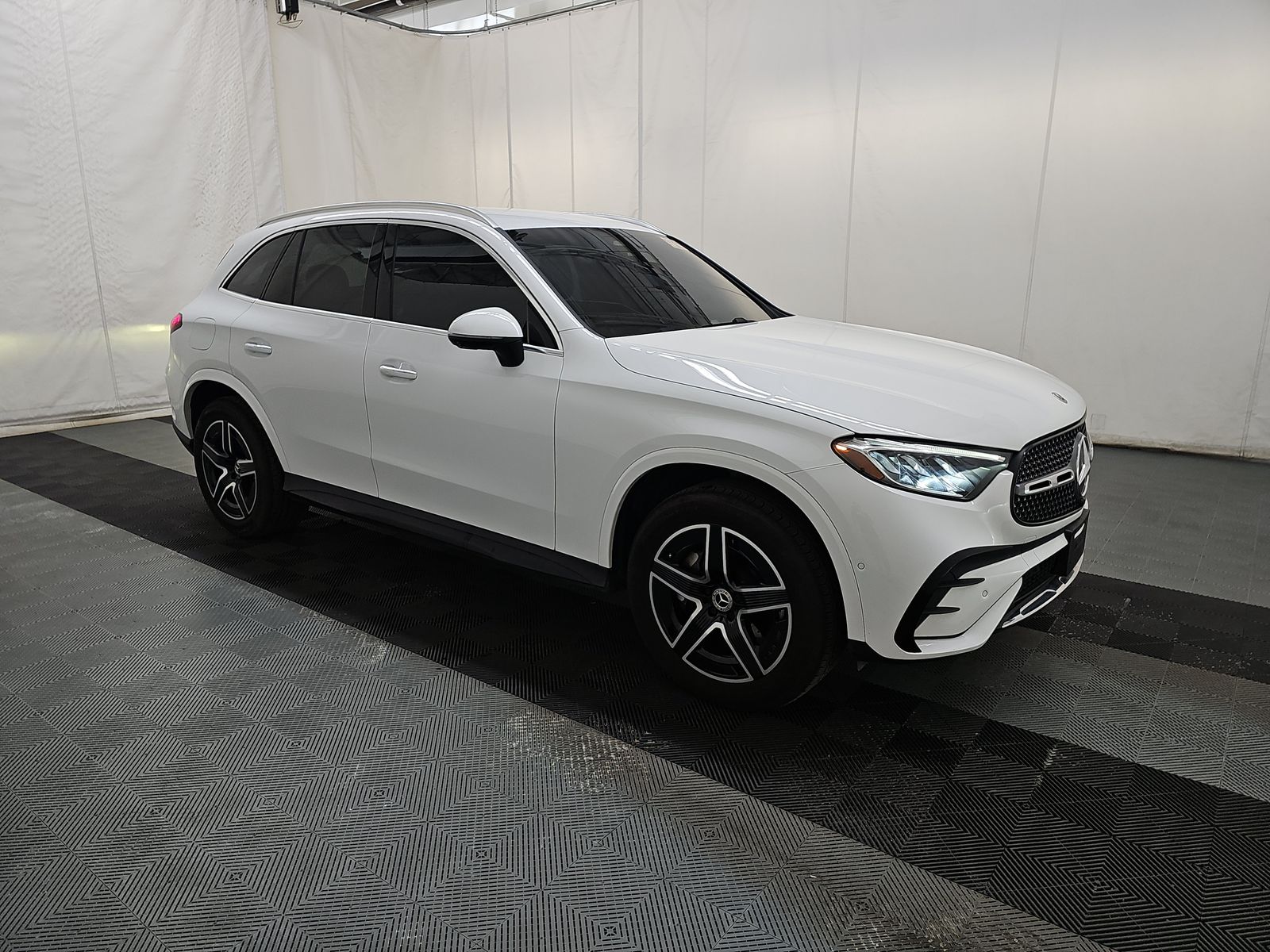 MERCEDES-BENZ GLC - 4