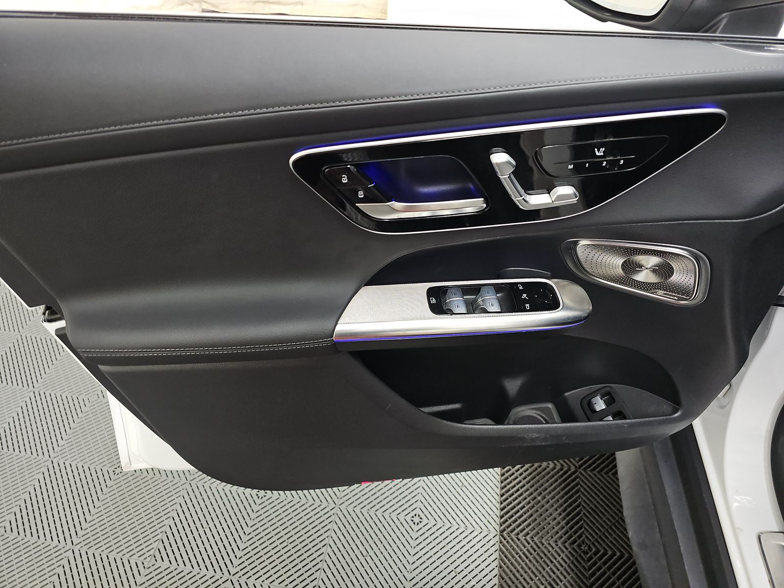 MERCEDES-BENZ GLC - 10