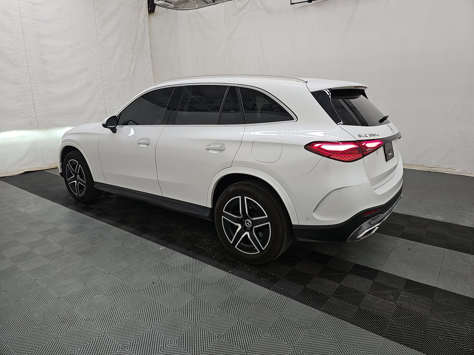 MERCEDES-BENZ GLC - 7
