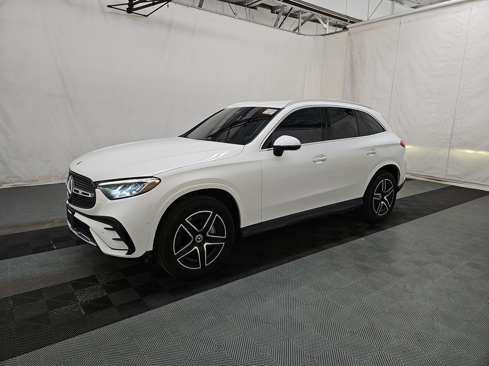 MERCEDES-BENZ GLC - 1